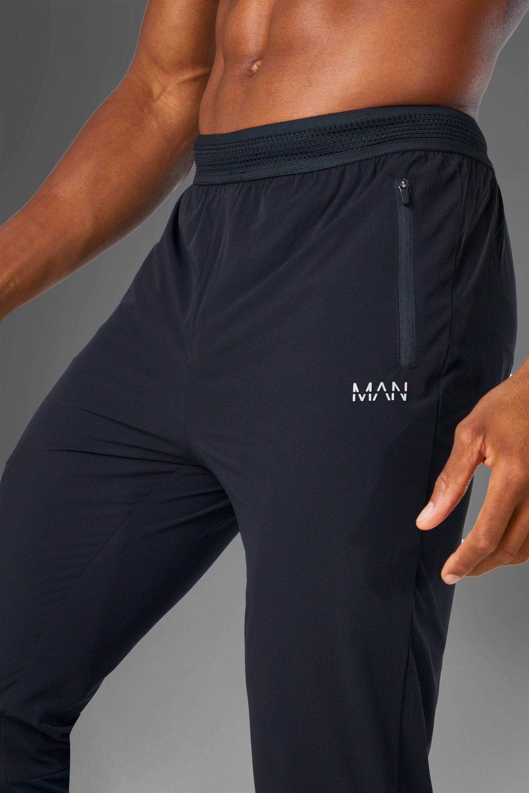 Man Active Gym 2 Pack Lightweight Tapered Jogger - Image 3
