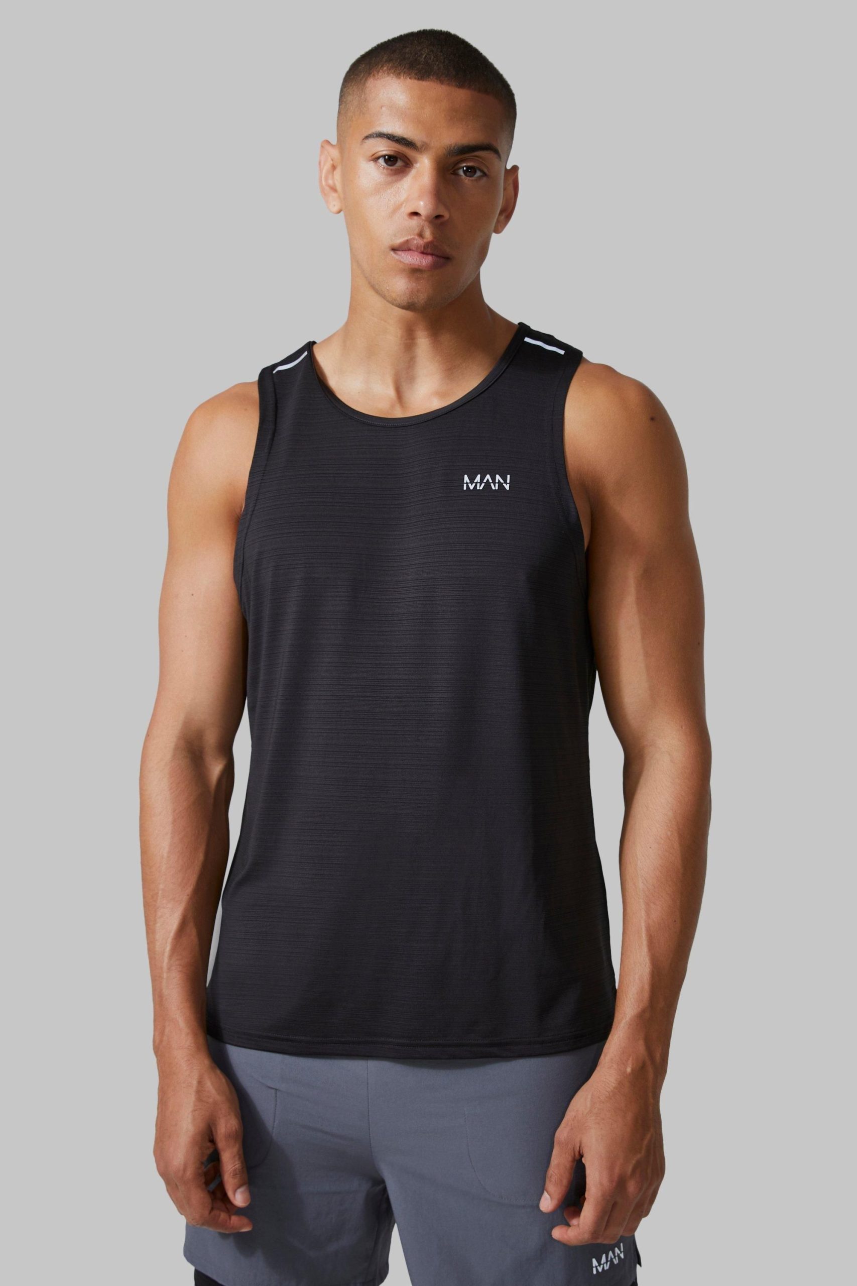 Man Active Engineered Performance Regular Fit Vest