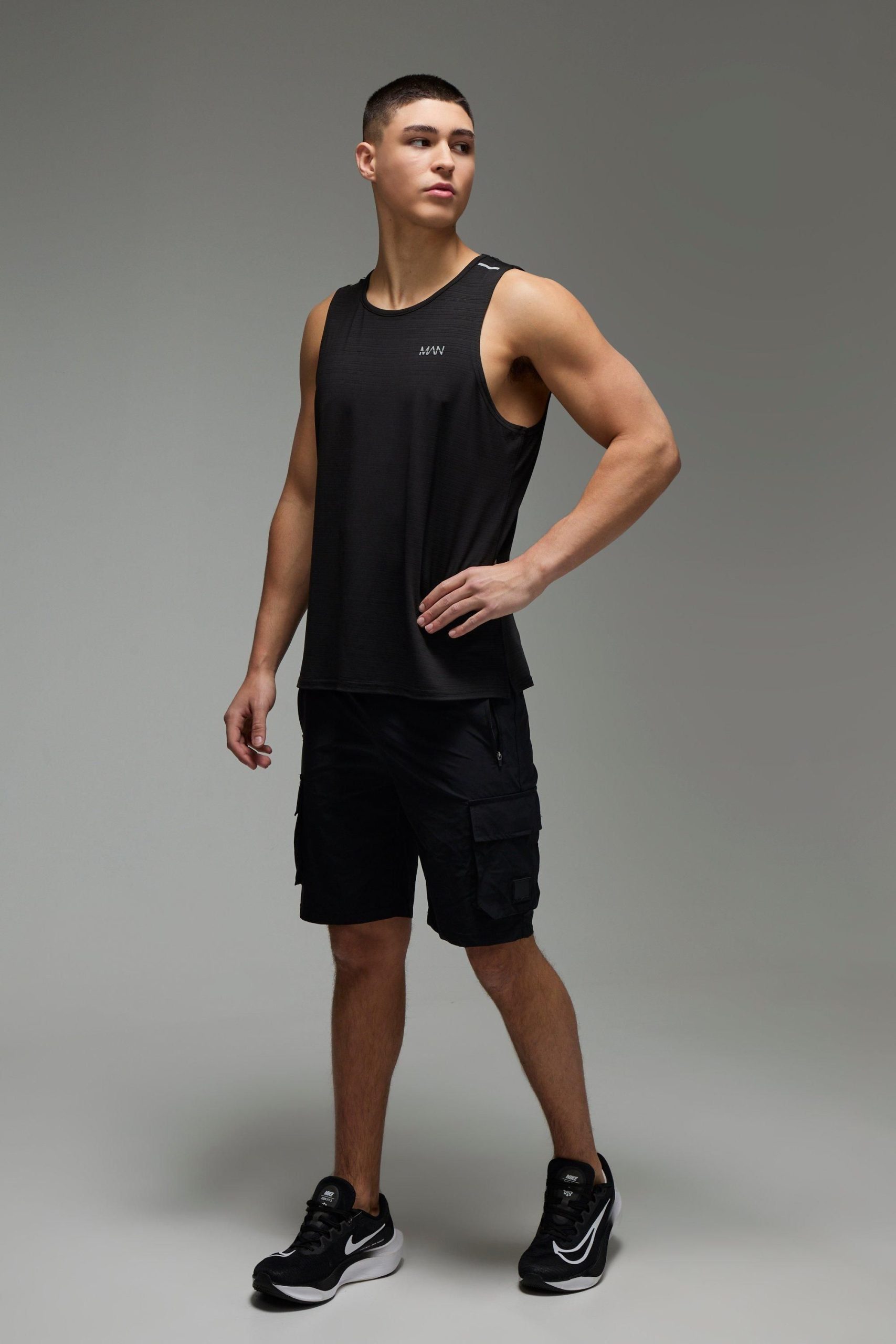 Man Active Engineered Performance Regular Fit Vest - Image 4