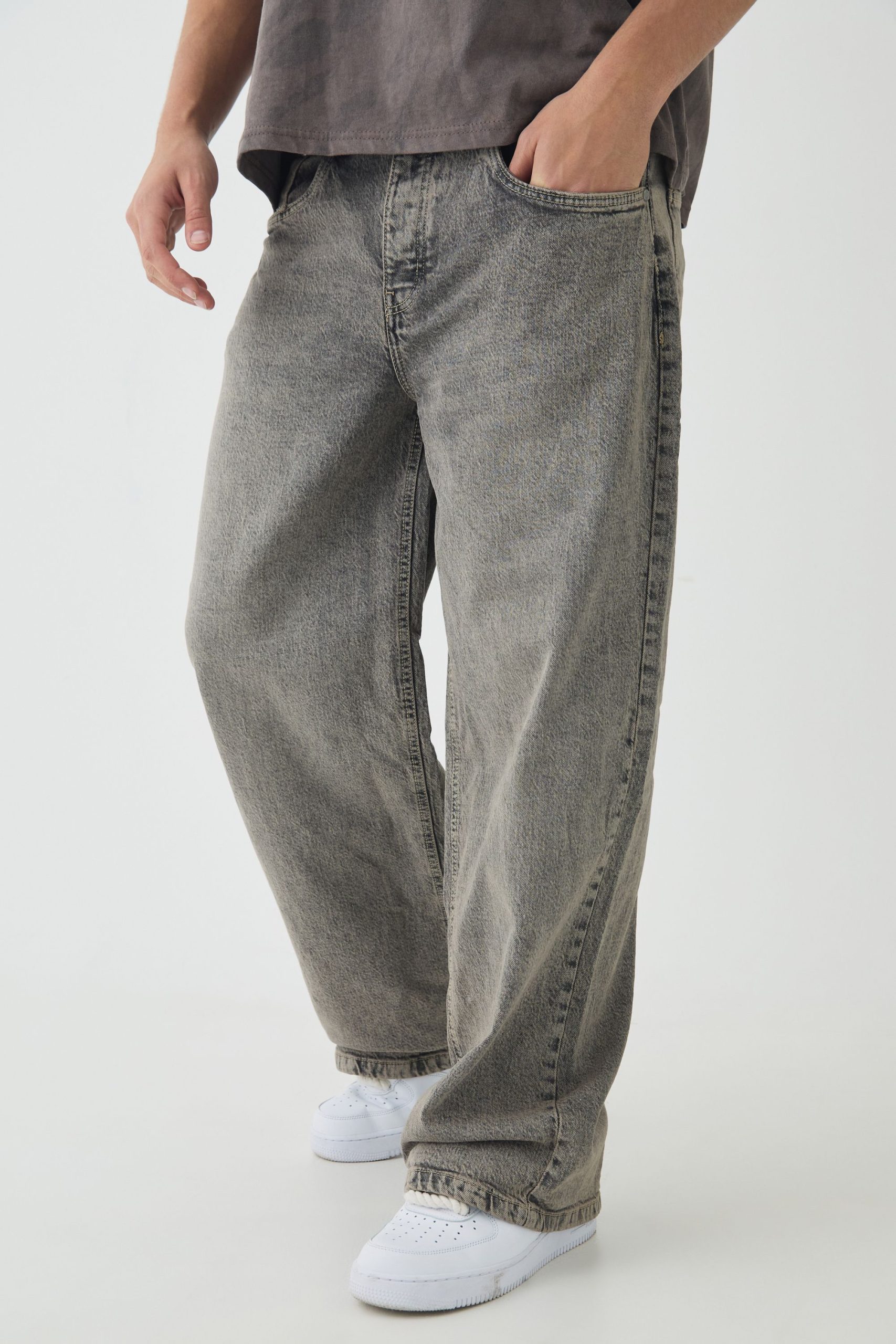 Basic Relaxed Fit Jeans