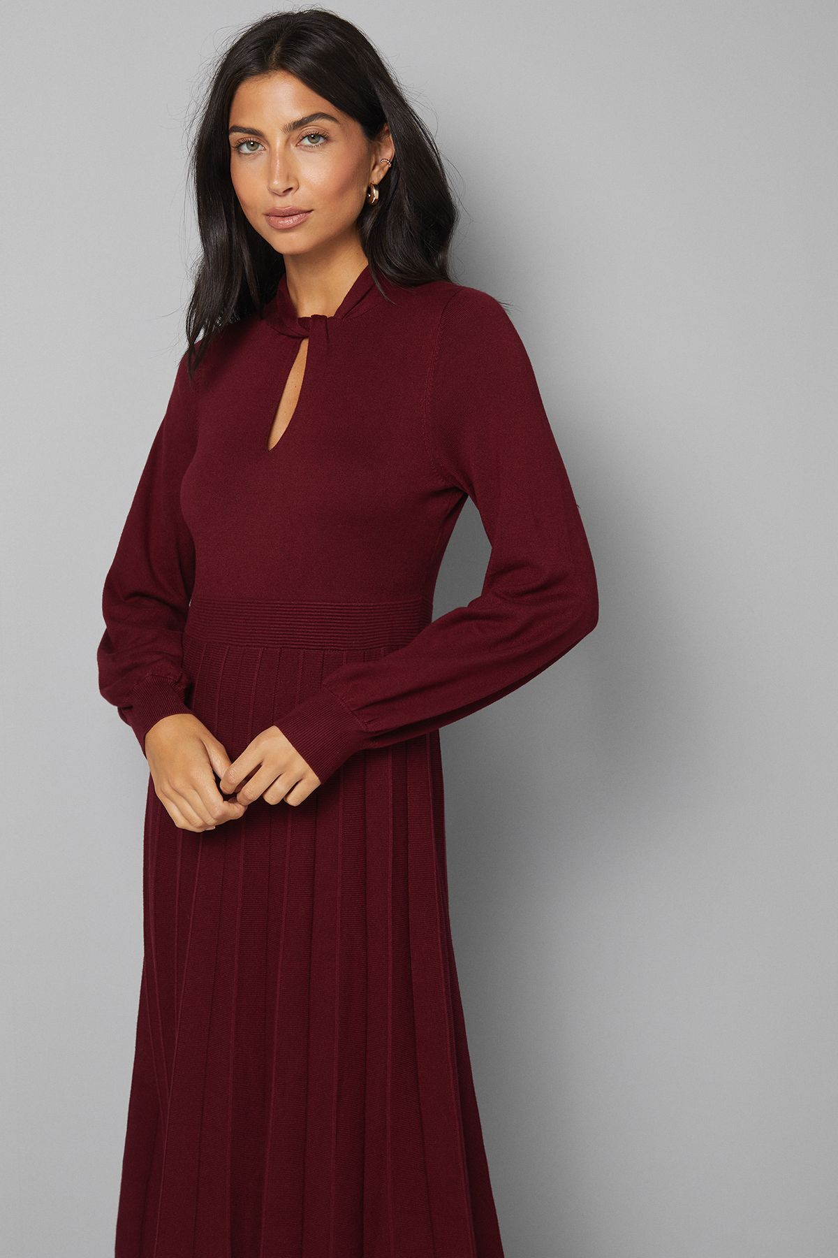 Twist Neck Keyhole Pleated Dress - Image 2