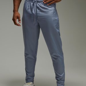 Man Active Lightweight Tapered Jogger