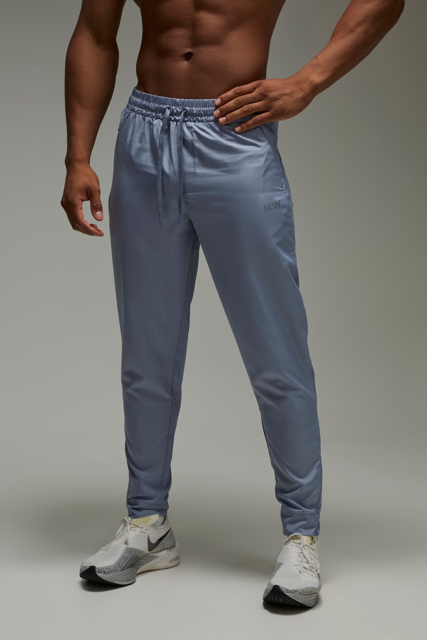 Man Active Lightweight Tapered Jogger