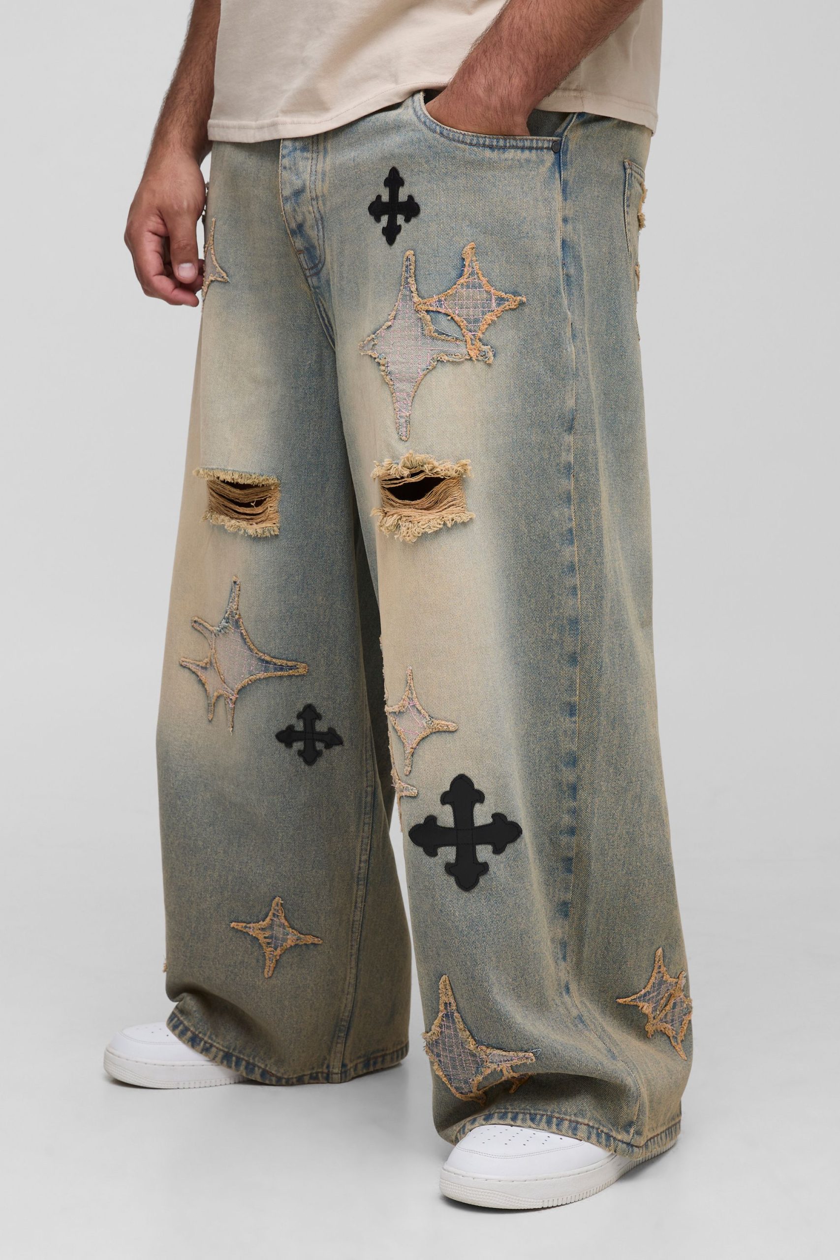 Plus Distressed Applique Tinted Baggy Fit Jeans