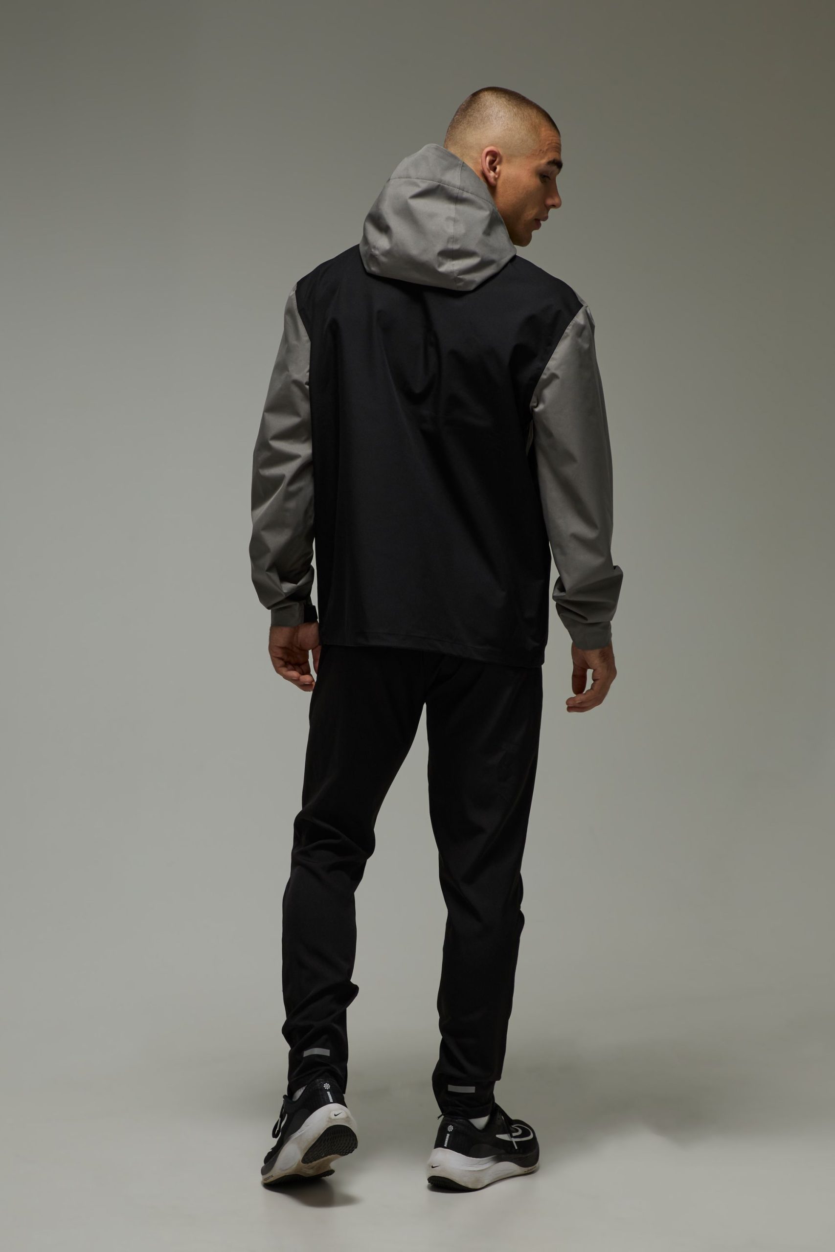 Man Active Colour Block Waterproof Regular Fit Jacket - Image 2