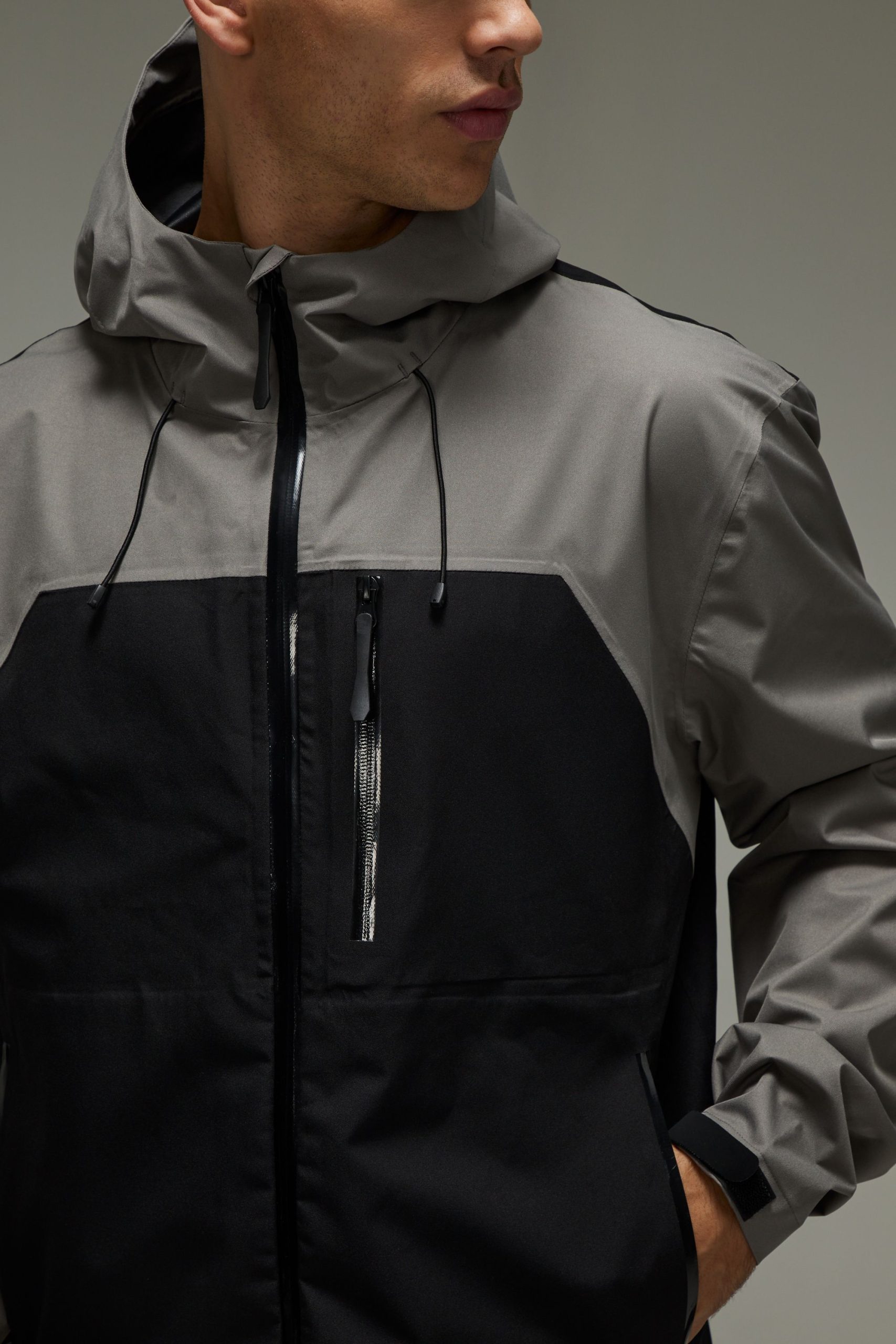 Man Active Colour Block Waterproof Regular Fit Jacket - Image 3