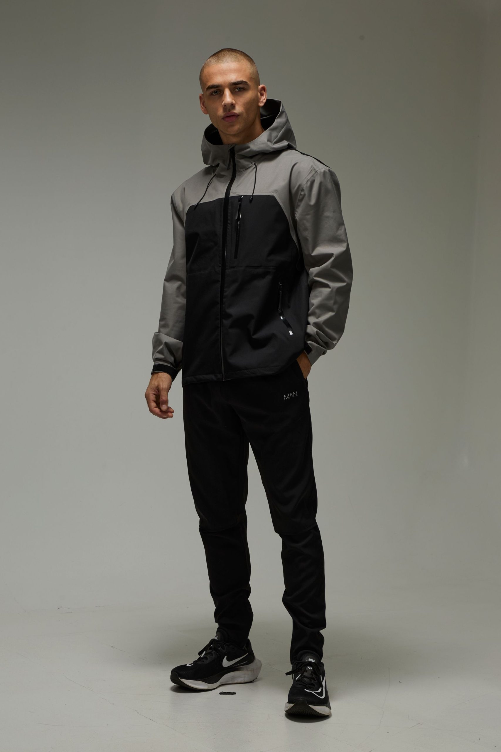 Man Active Colour Block Waterproof Regular Fit Jacket - Image 4