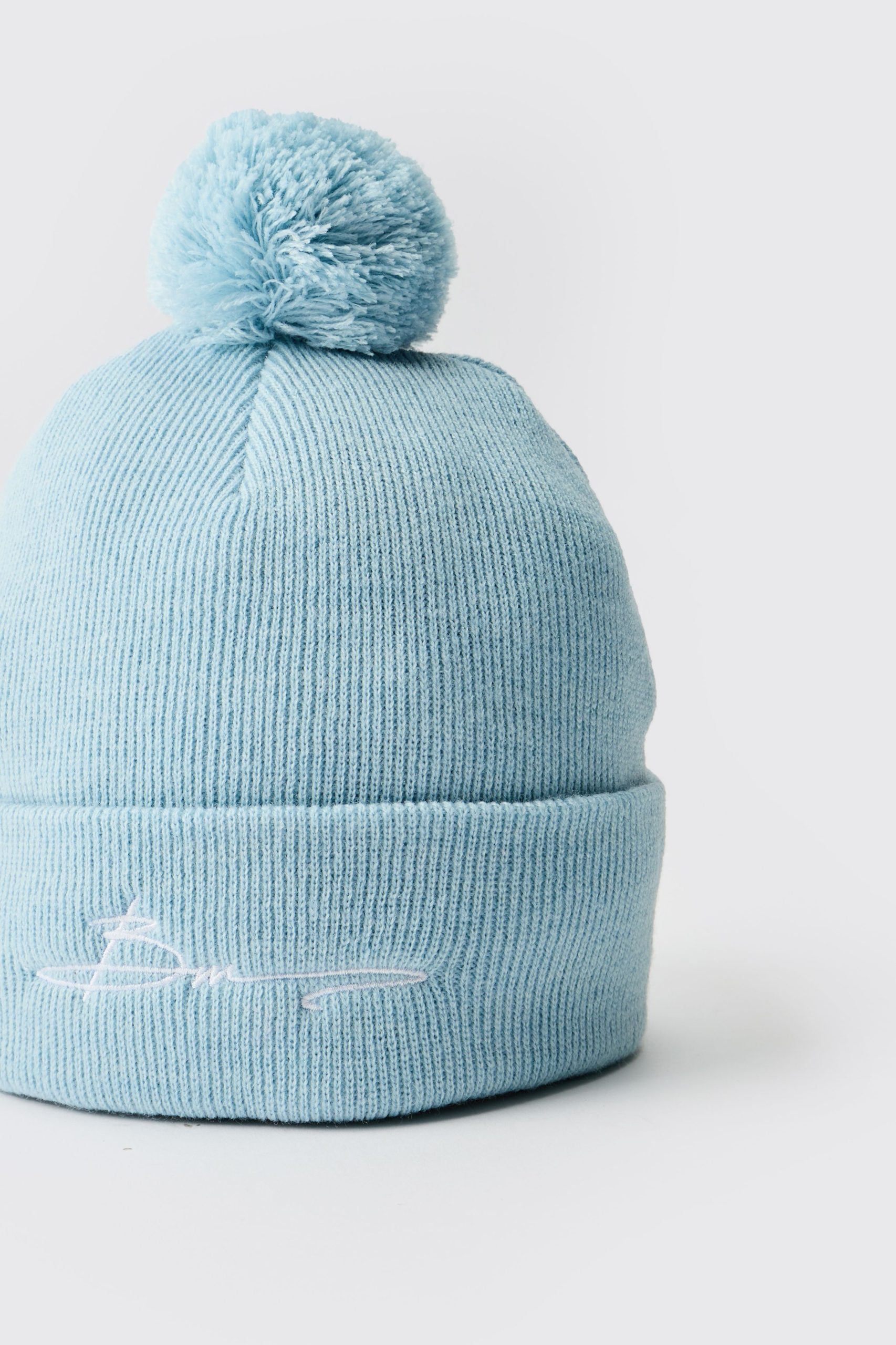 Man Embroidered Classic Beanie - Image 5