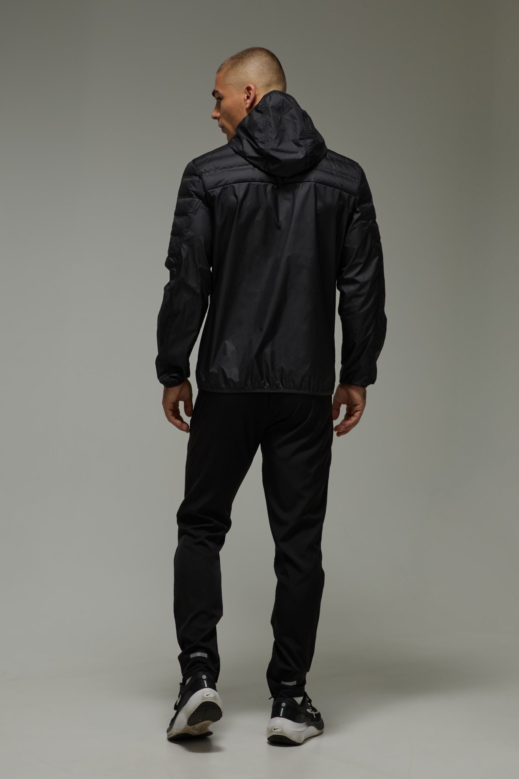 Man Active Lightweight Quilted Regular Fit Windbreaker - Image 2