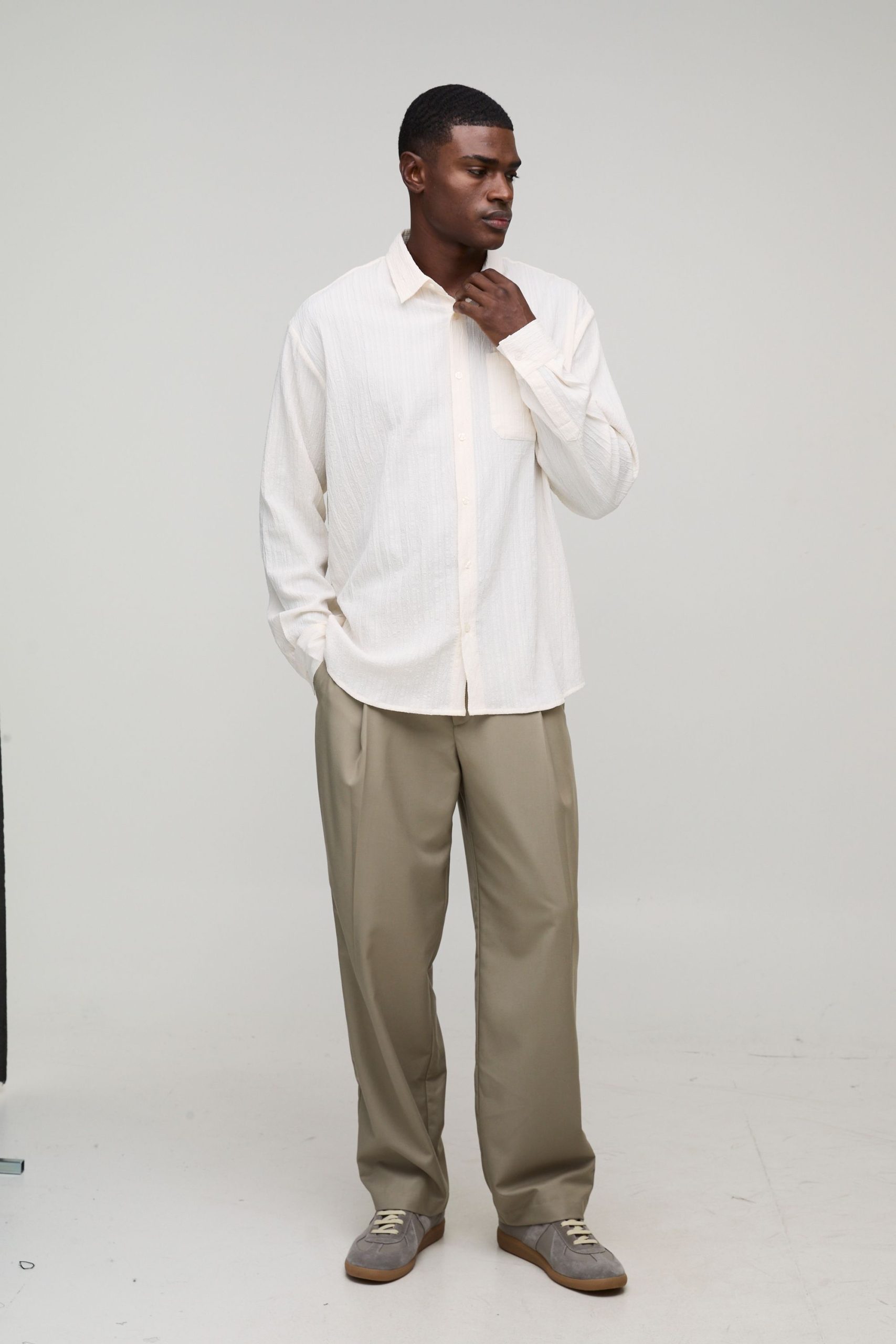 Oversized Textured Pleated Shirt - Image 4