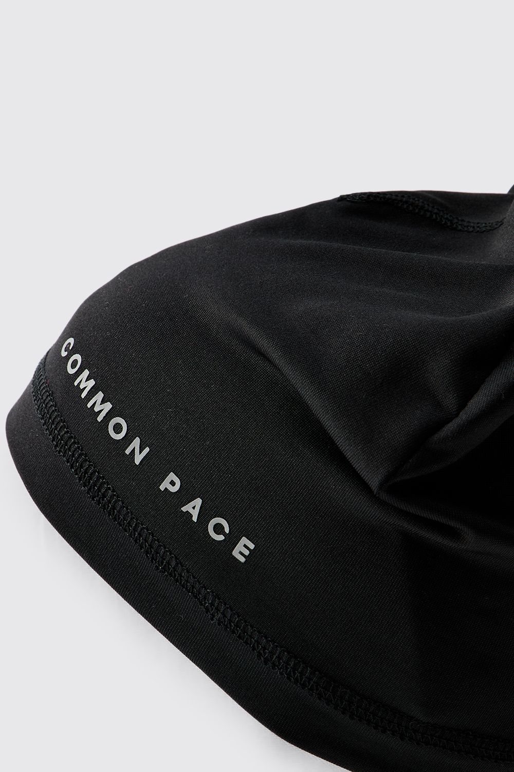 Common Pace Running Reflective Beanie - Image 5