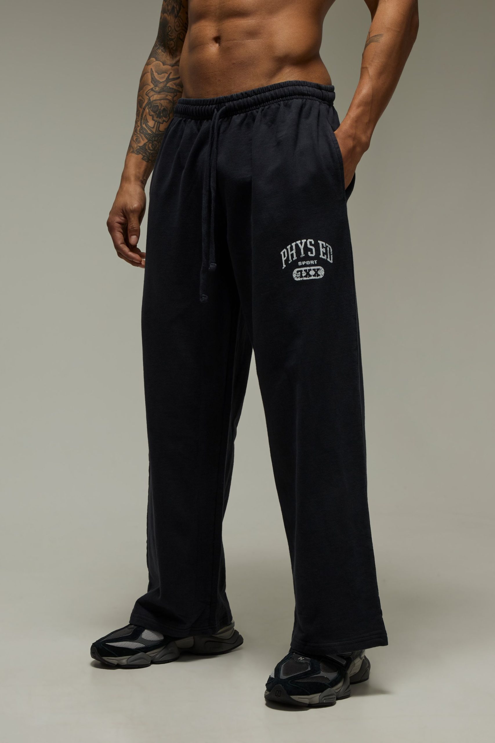 MAN Active Phys Ed Washed Straight Leg Jogger
