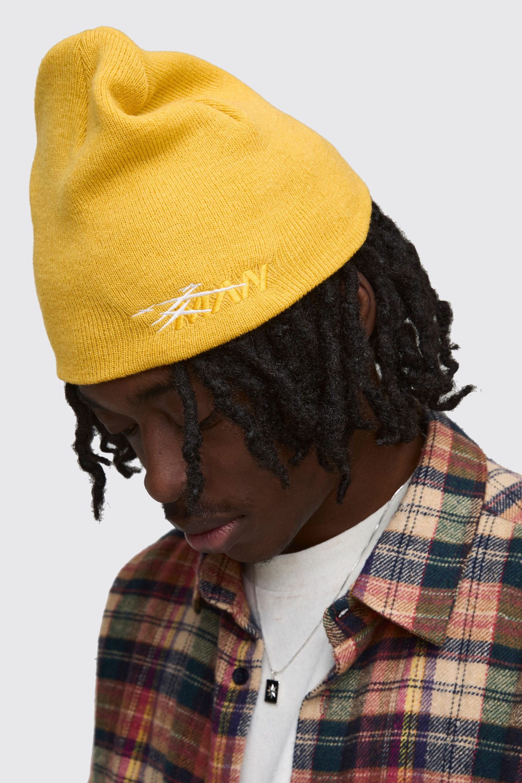 Man Embroidered Ribbed Knitted Beanie - Image 2