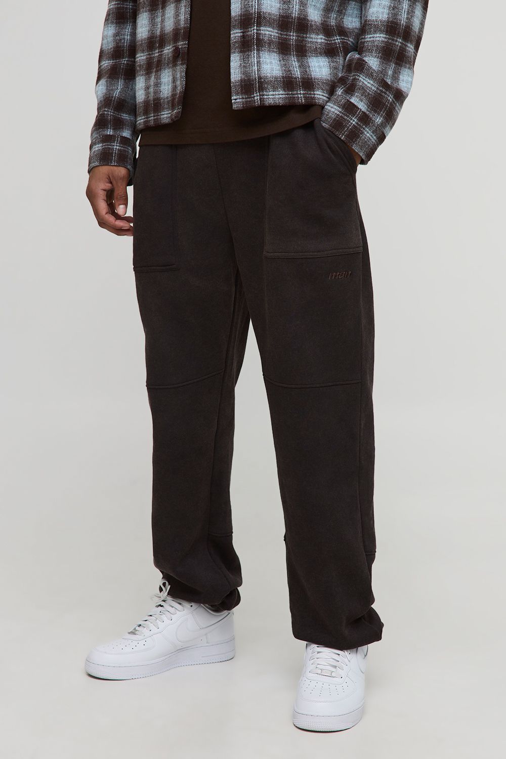 Relaxed Fit Washed Pocket Detail Embroidered Jogger