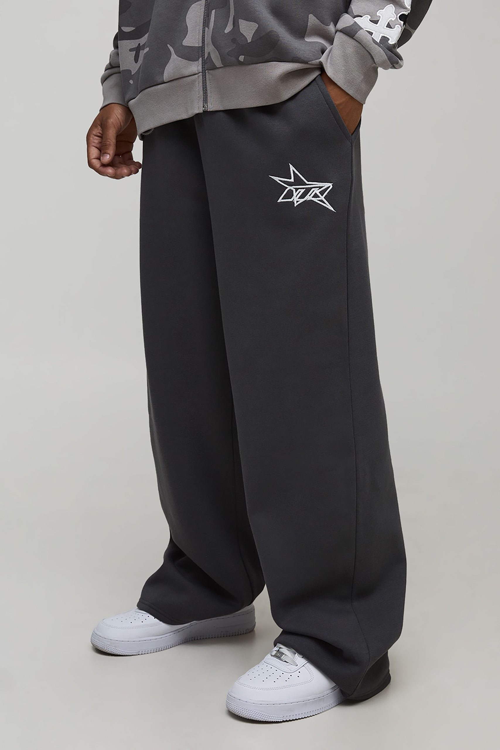 Wide Leg M Star Jogger