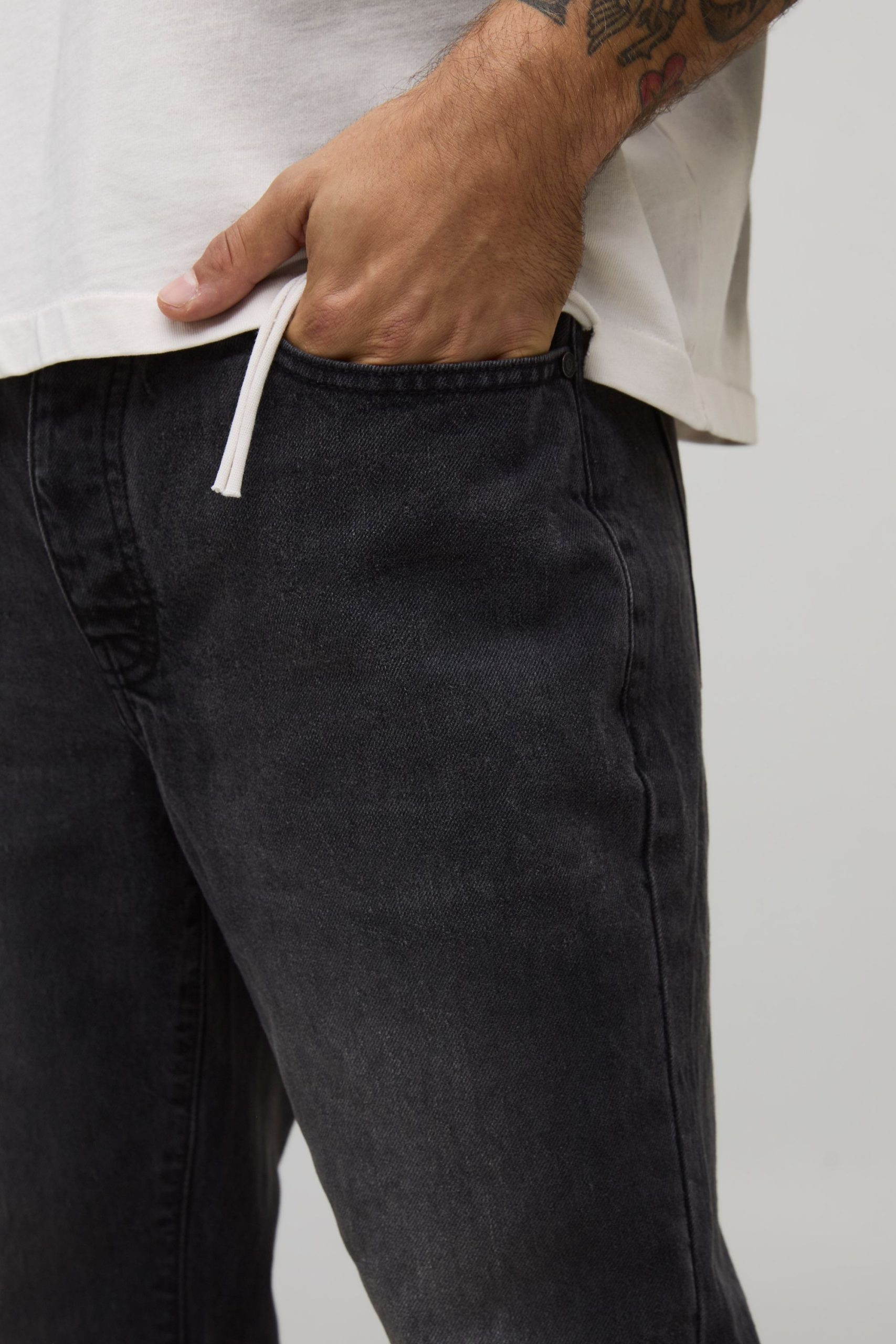 Basic Flared Fit Jeans - Image 3