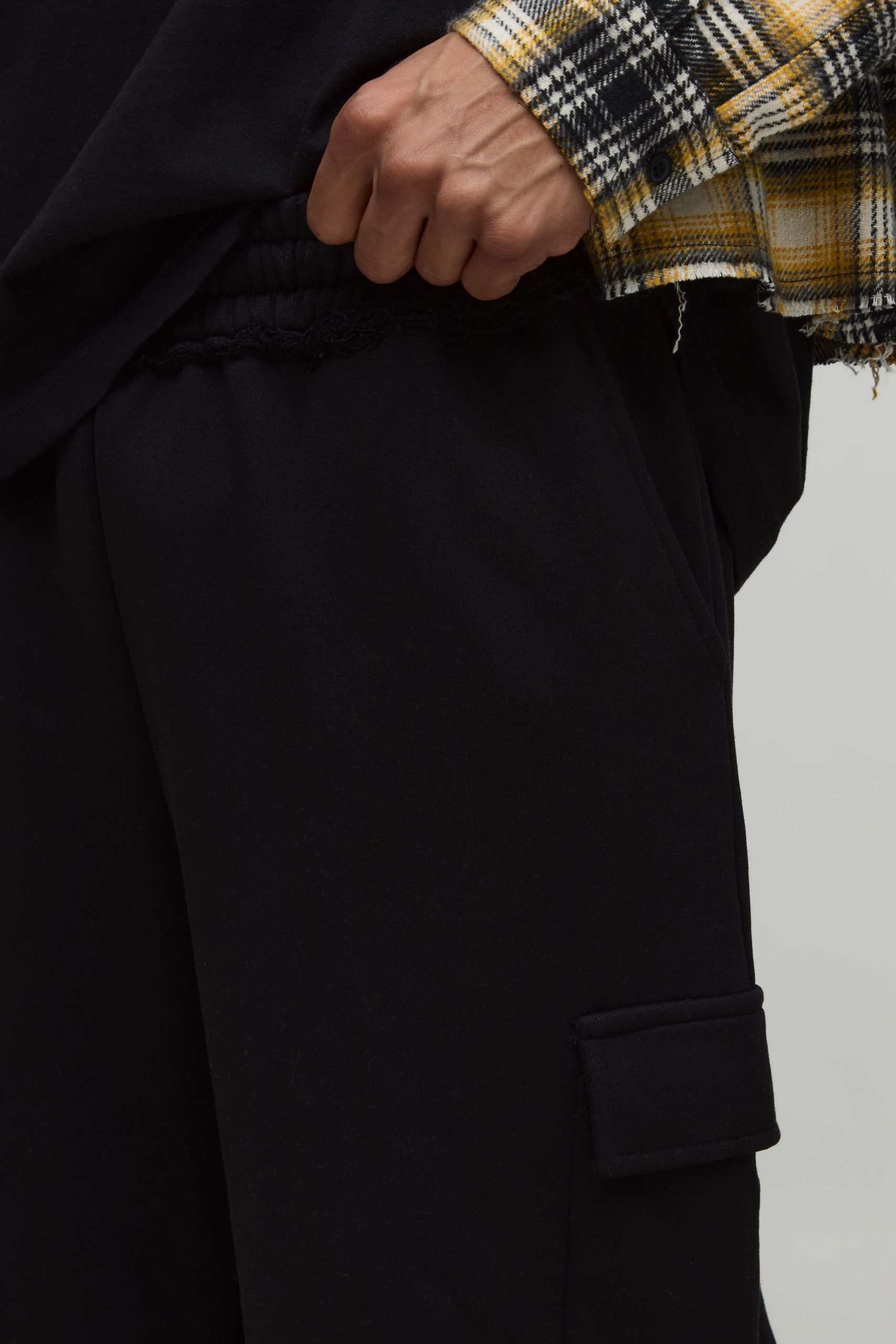 Wide Leg Cargo Pocket Toggle Raw Waistband Jogger - Image 3