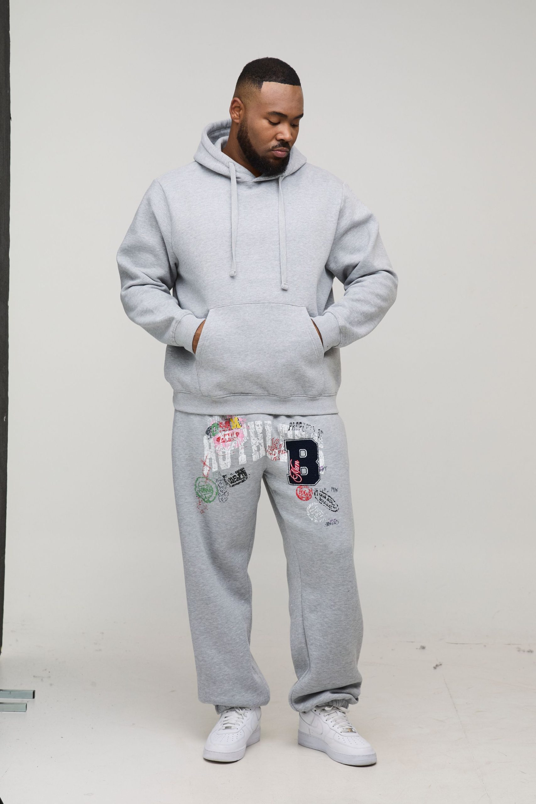 Plus B Applique Print Baggy Jogger - Image 3