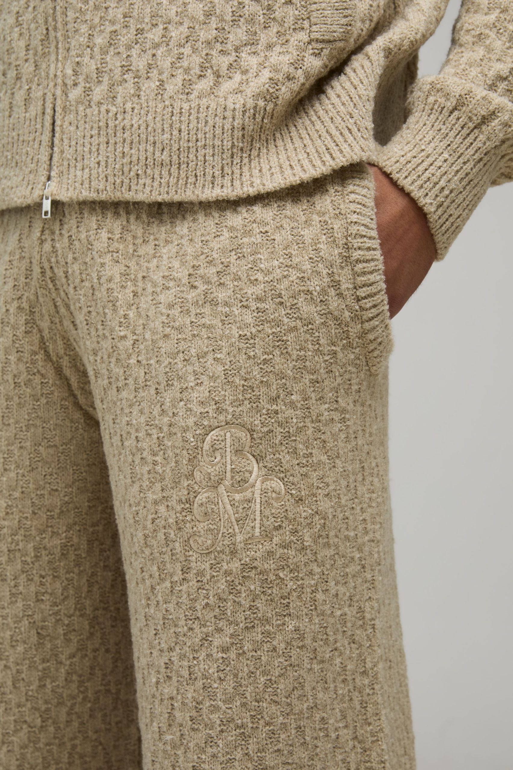 Relaxed Knitted Embroidered Jogger - Image 3