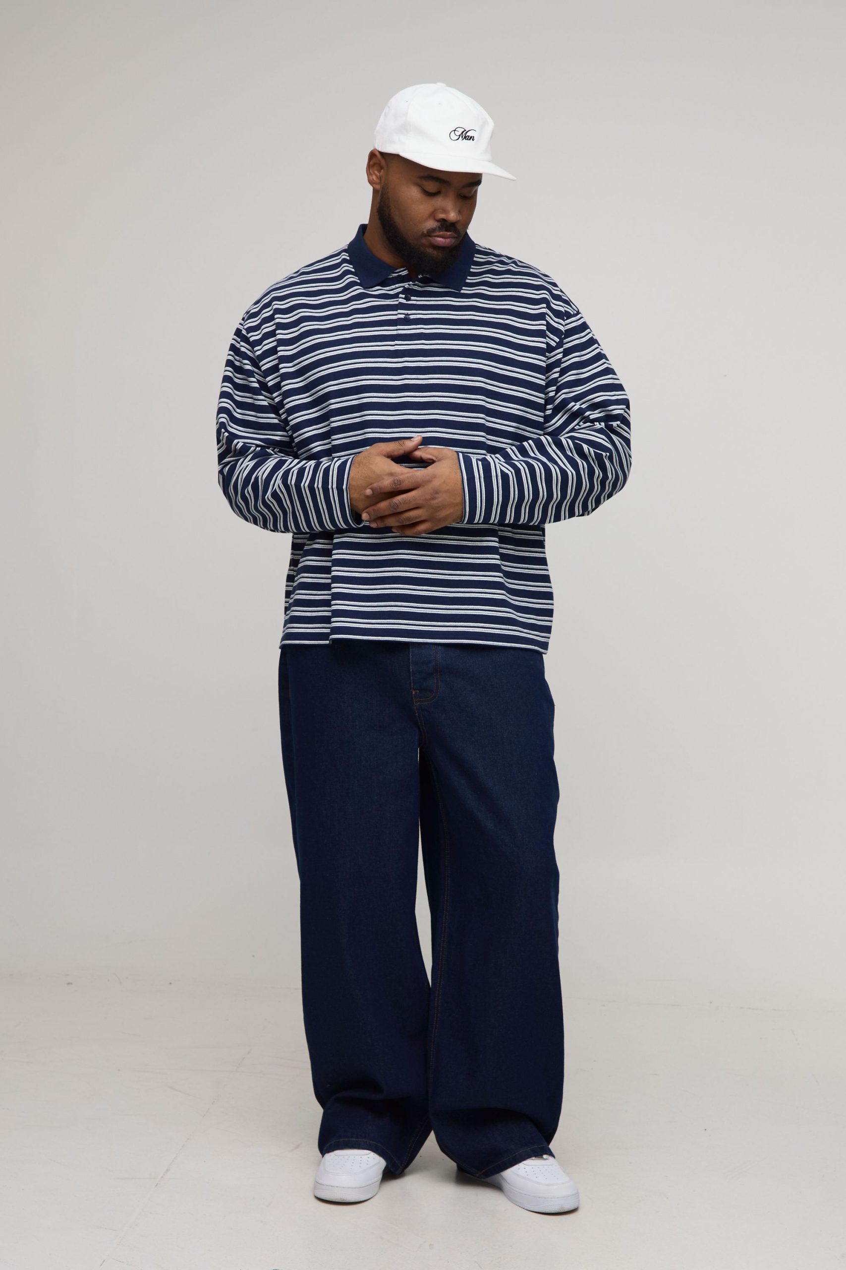 Plus Indigo Wash Contrast Stitch Seam Detail Relaxed Fit Jeans - Image 4