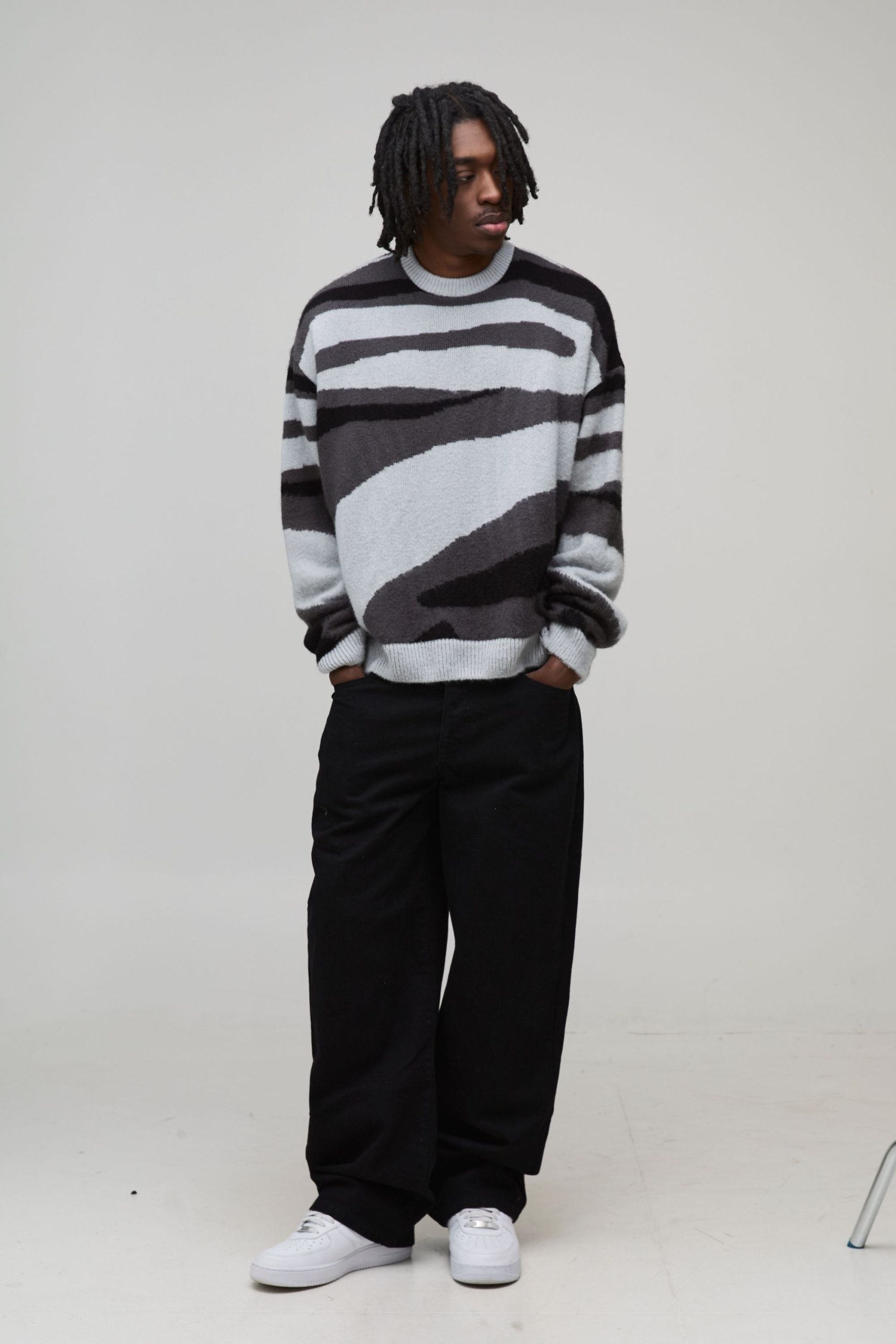 Oversized Boxy Brushed Animal Knitted Jumper - Image 4