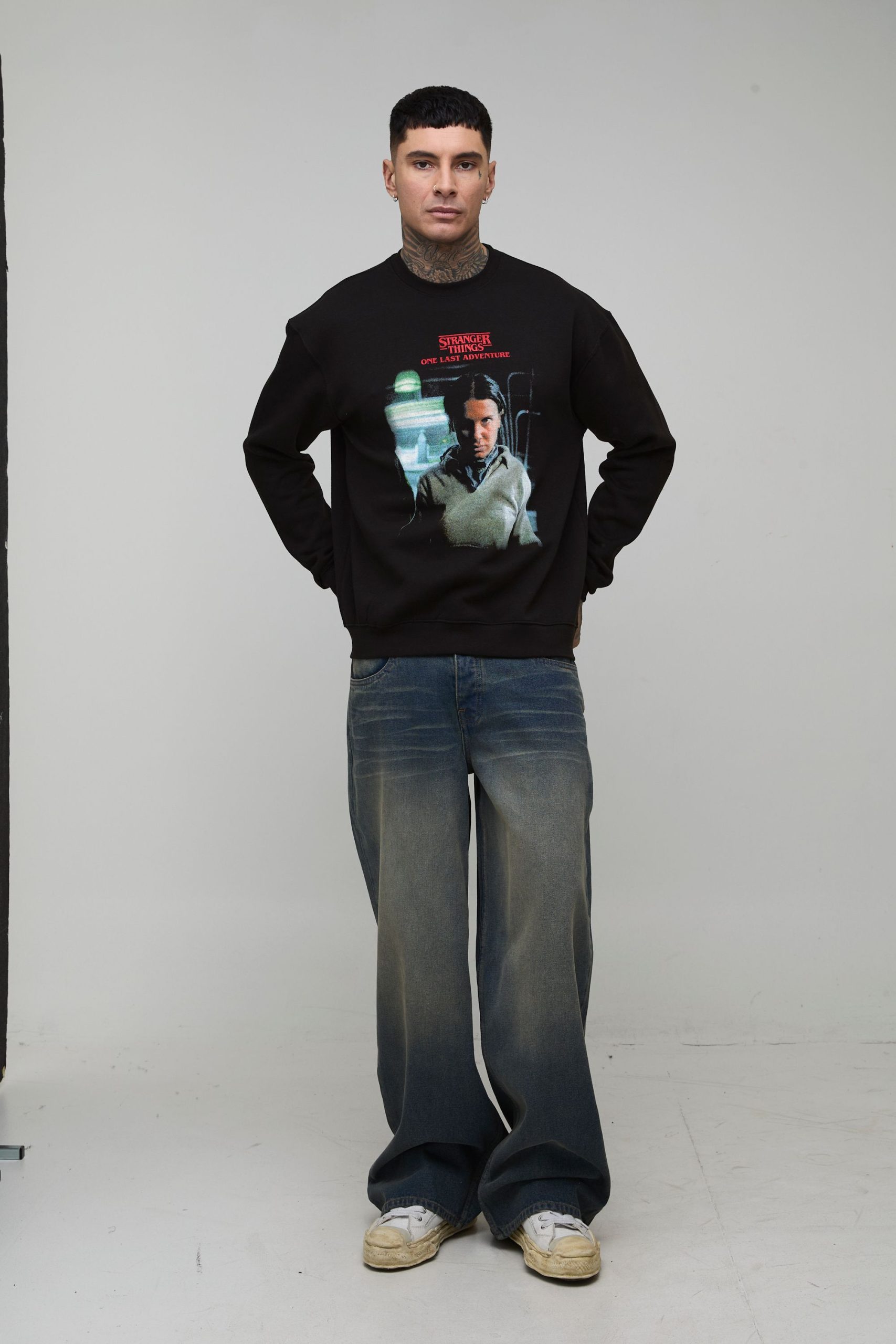 Tall Oversized Stranger Things License Printed Sweatshirt - Image 4