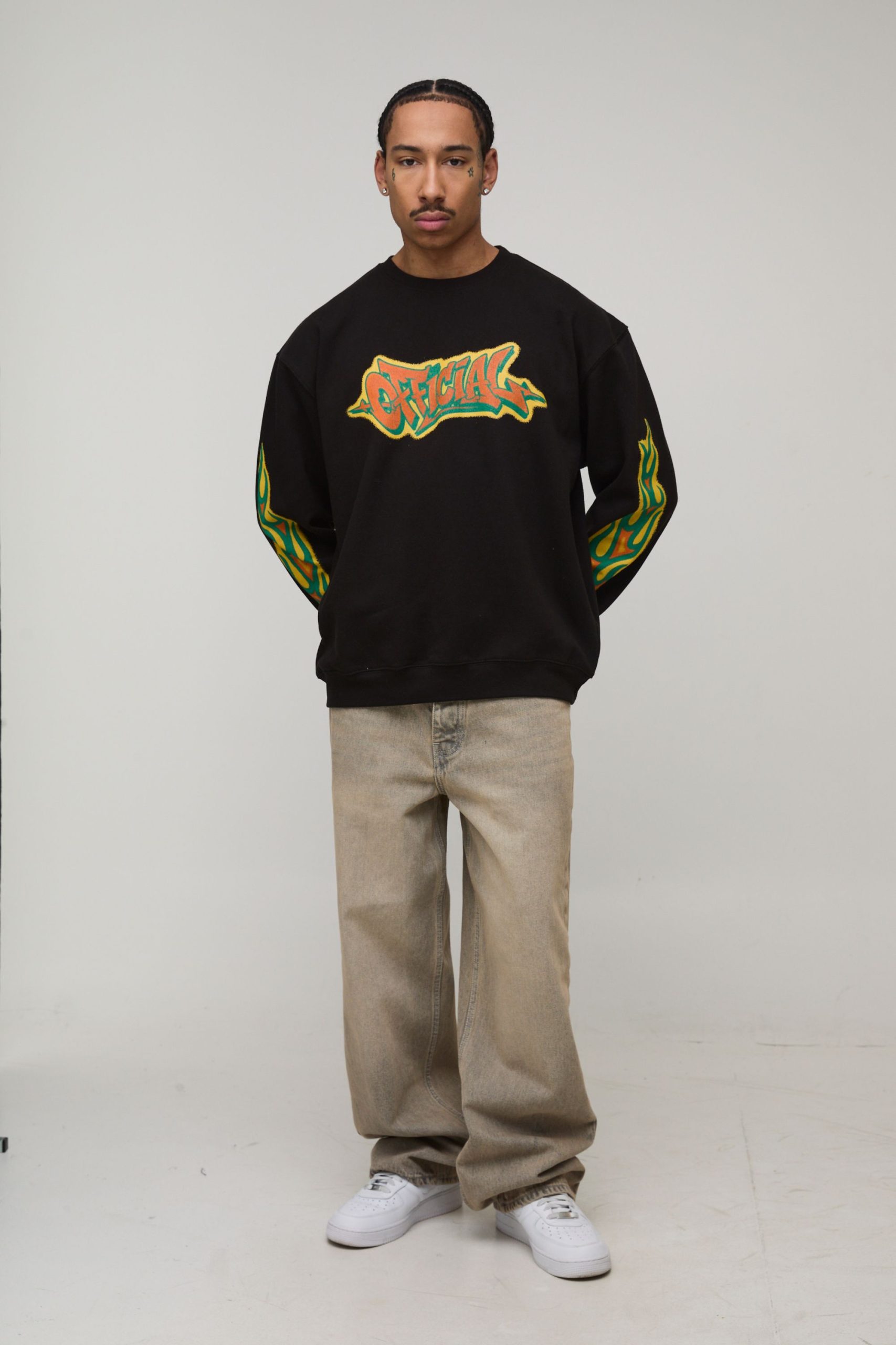 Oversized Graffiti Print Sweatshirt - Image 4