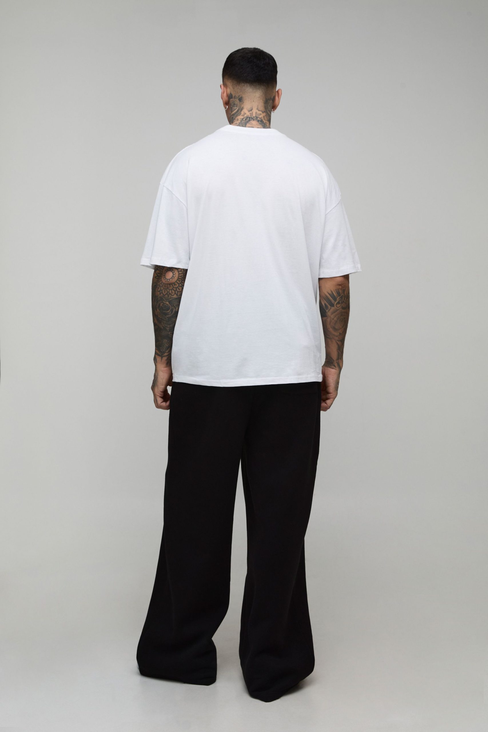 Tall Oversized Extended Neck Disney Mickey & Minnie Mouse License Printed T-Shirt - Image 2