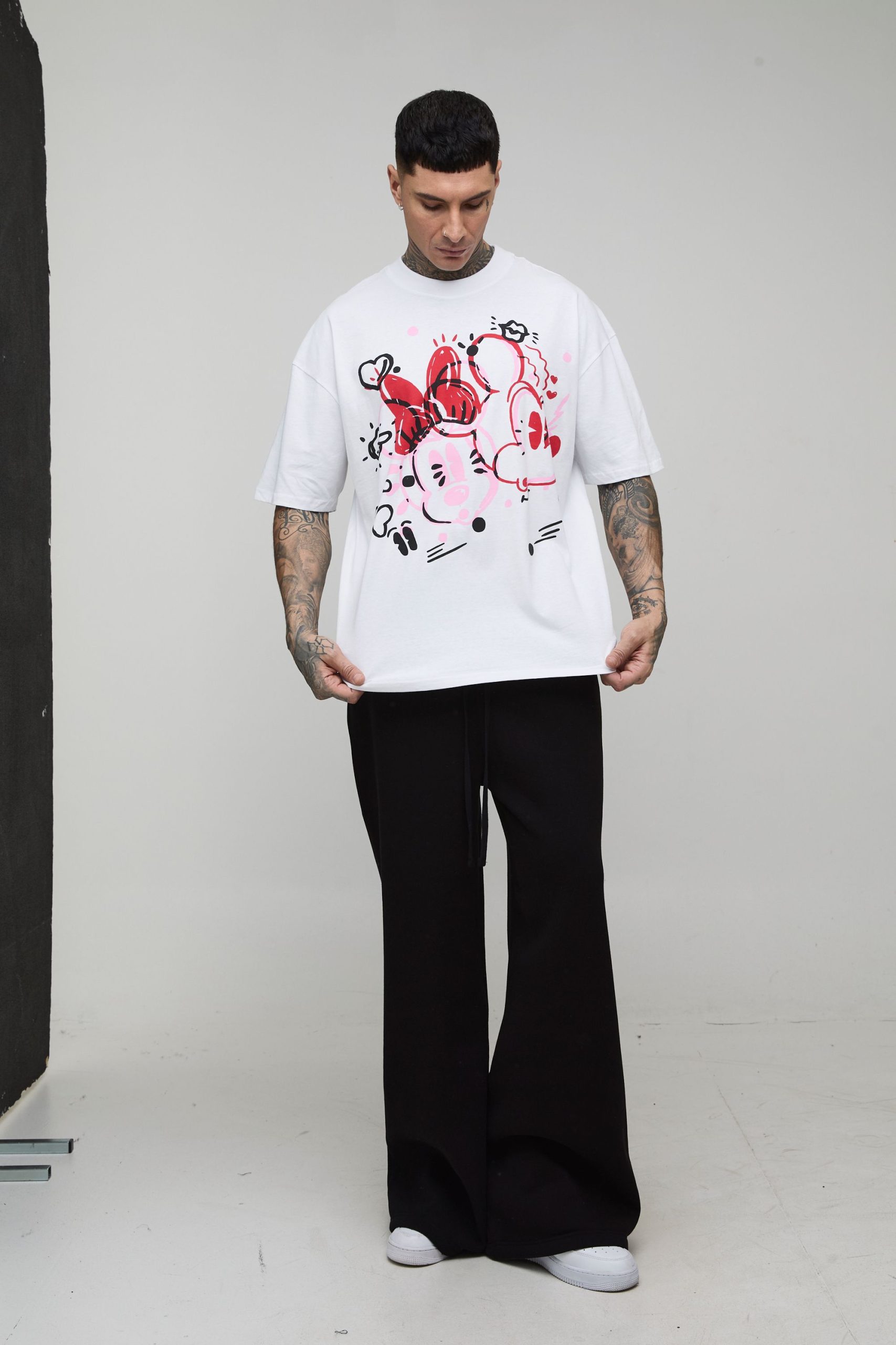 Tall Oversized Extended Neck Disney Mickey & Minnie Mouse License Printed T-Shirt - Image 4