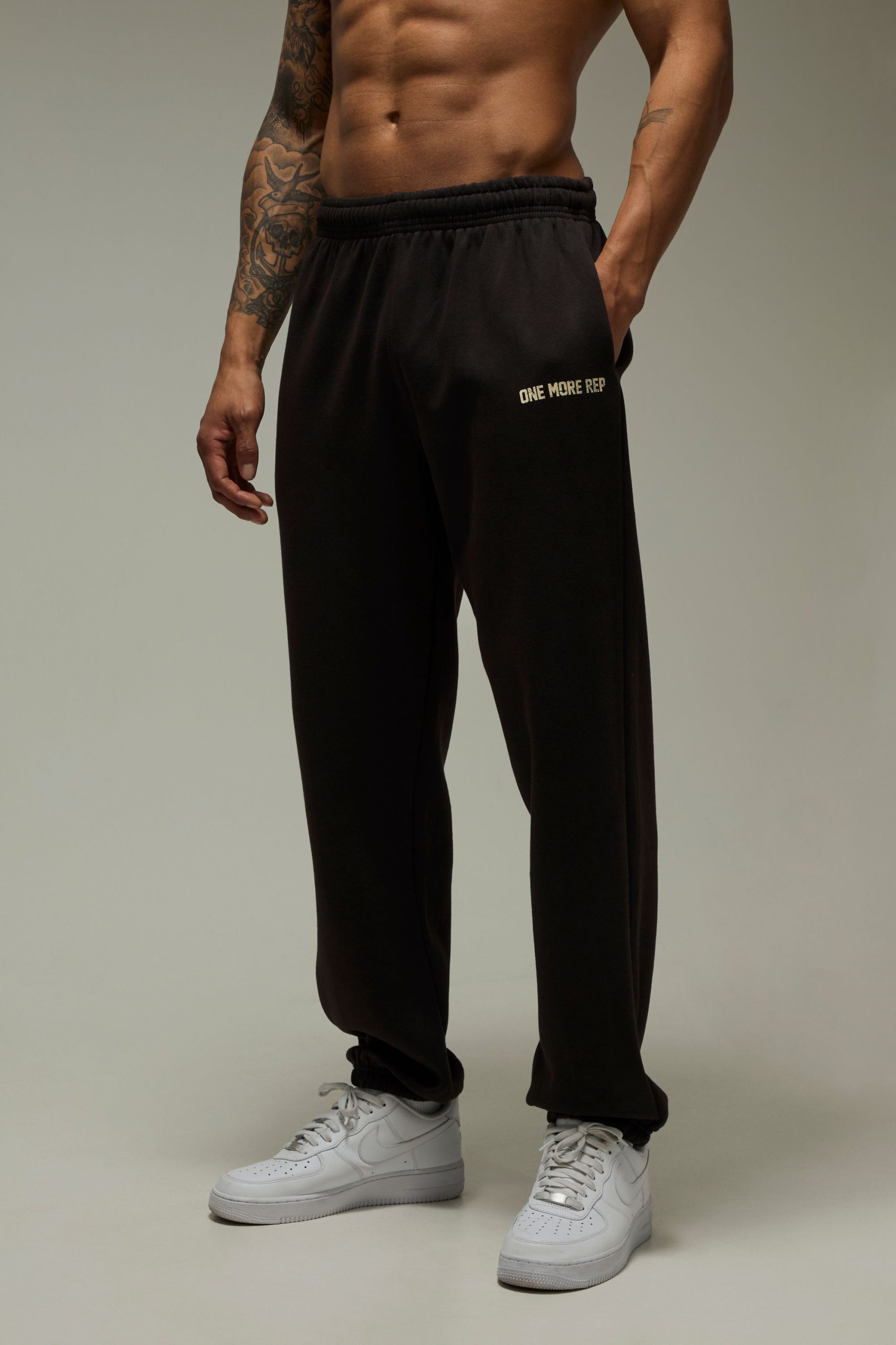 One More Rep Cracked Oversized Jogger