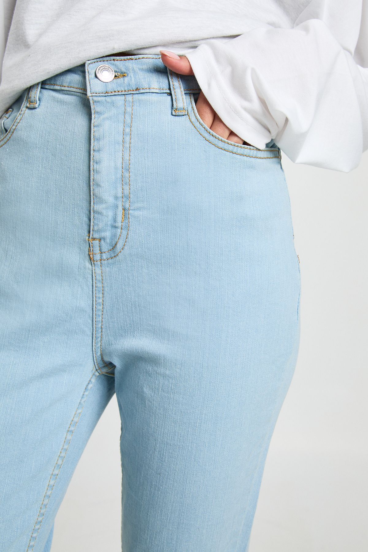 Butt Shaper High Rise Skinny Jeans - Image 3
