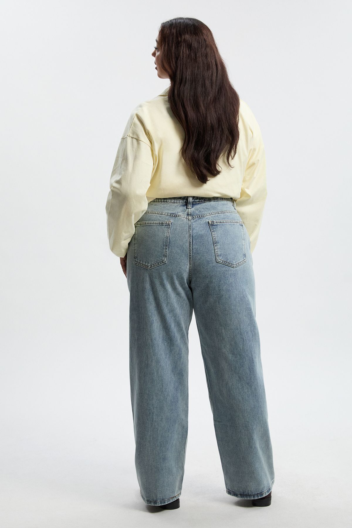 Boohoo Basics Plus Denim Wide Leg Jean - Image 2