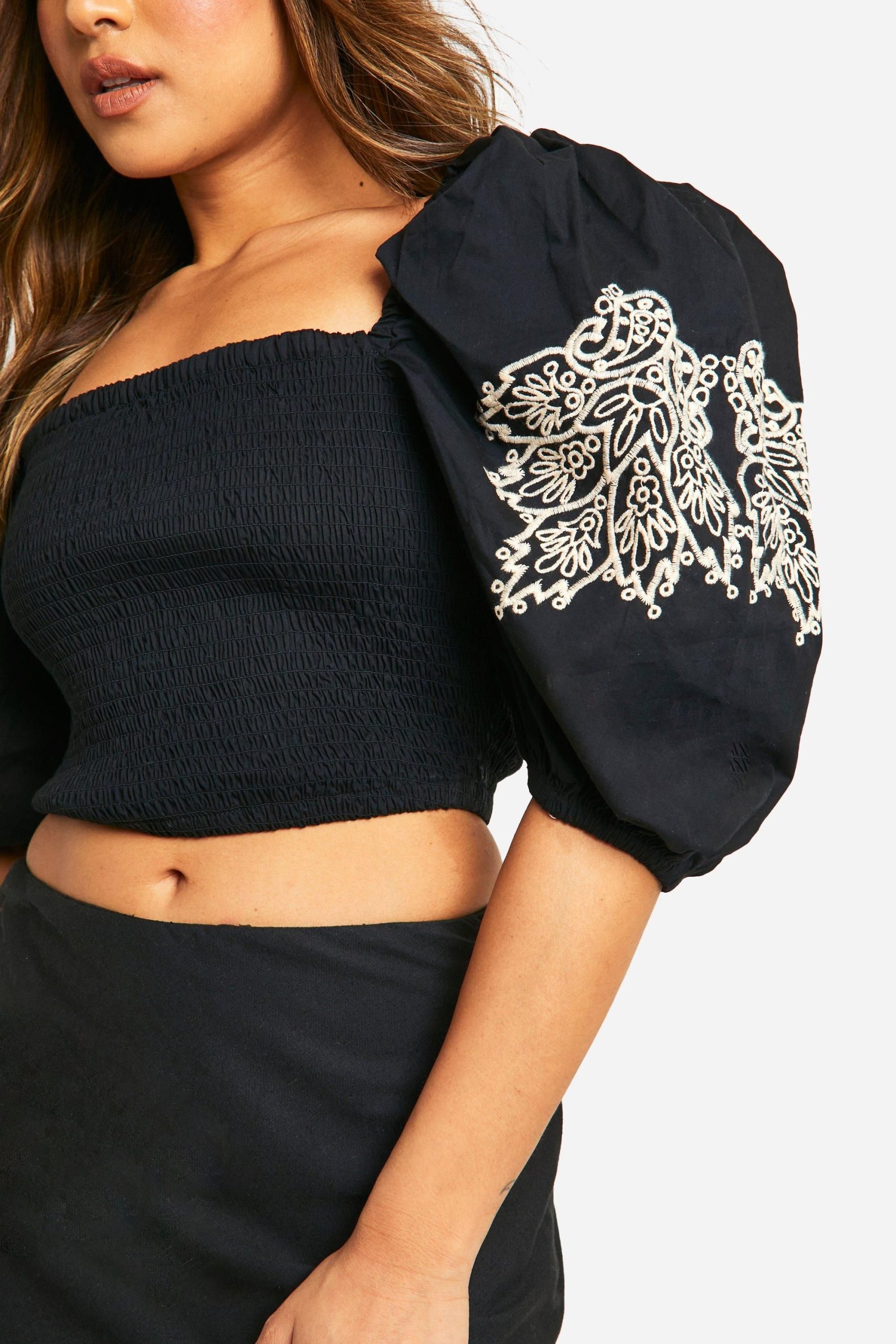 Petite Embroidery Puff Sleeve Crop Top - Image 4