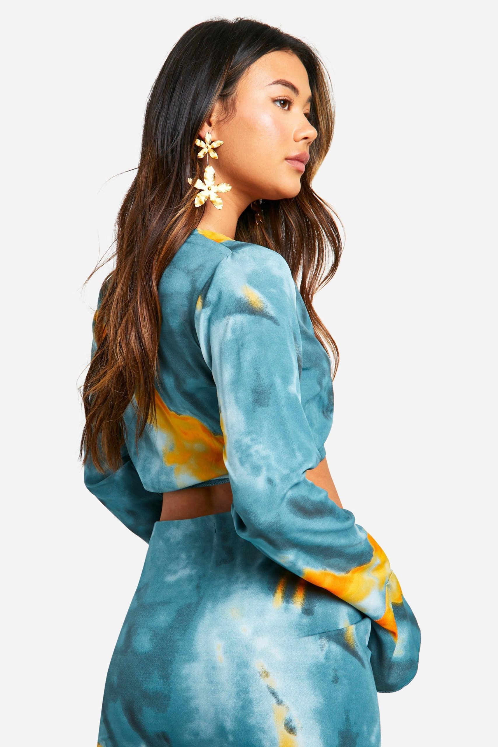 Tonal Tie Dye Twist Front Crop - Image 2