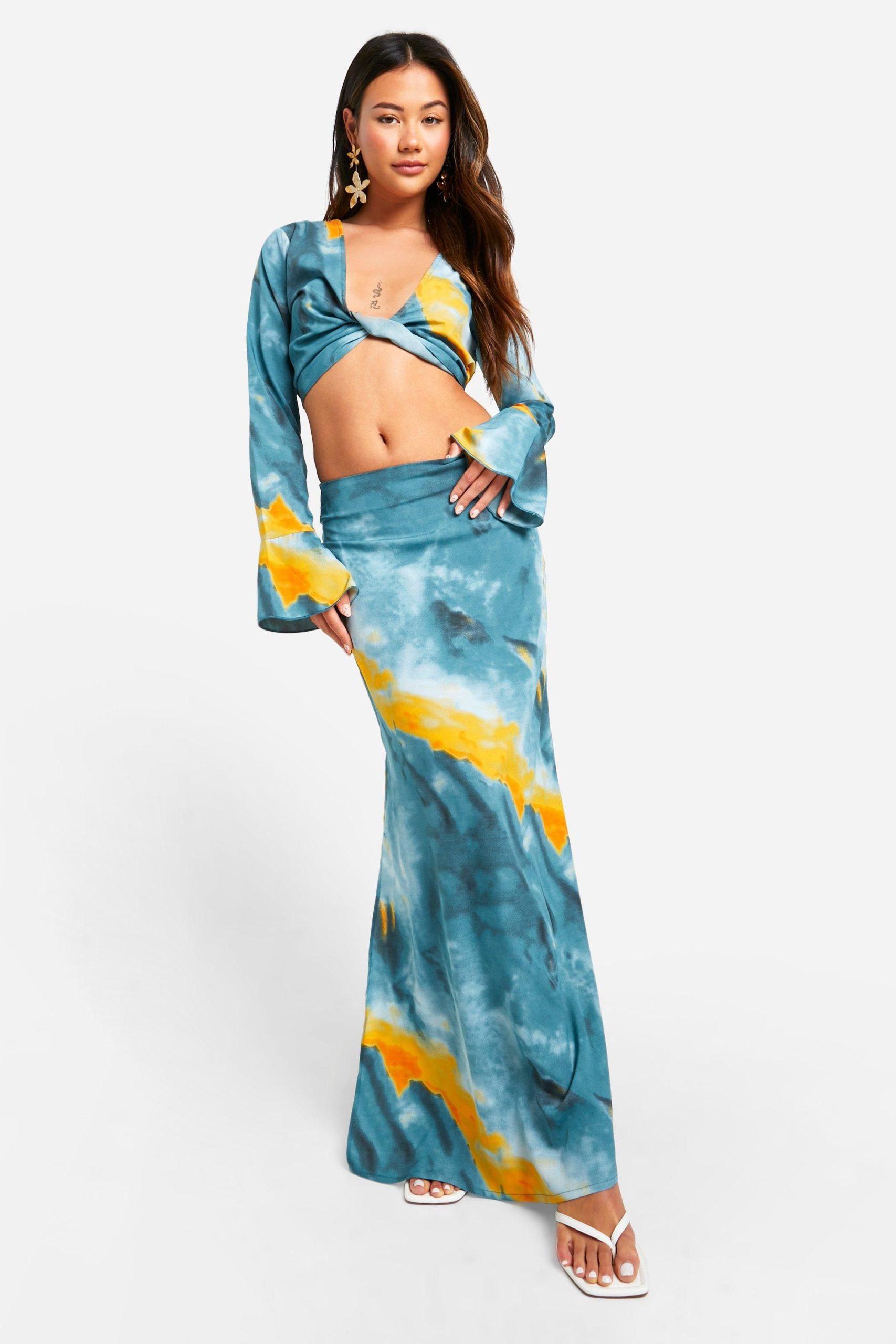 Tonal Tie Dye Twist Front Crop - Image 3