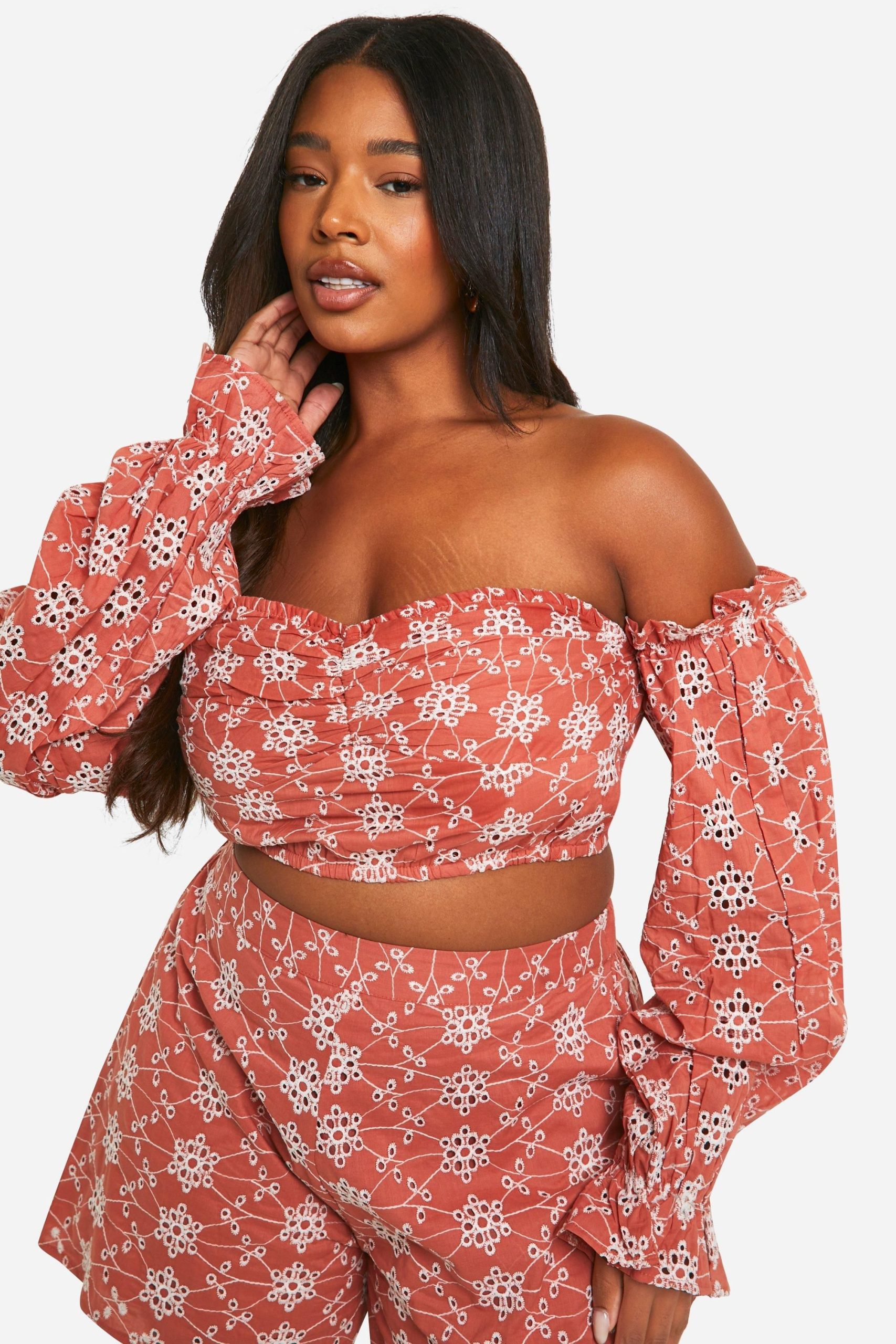 Plus Broderie Cold Shoulder Crop Top - Image 4
