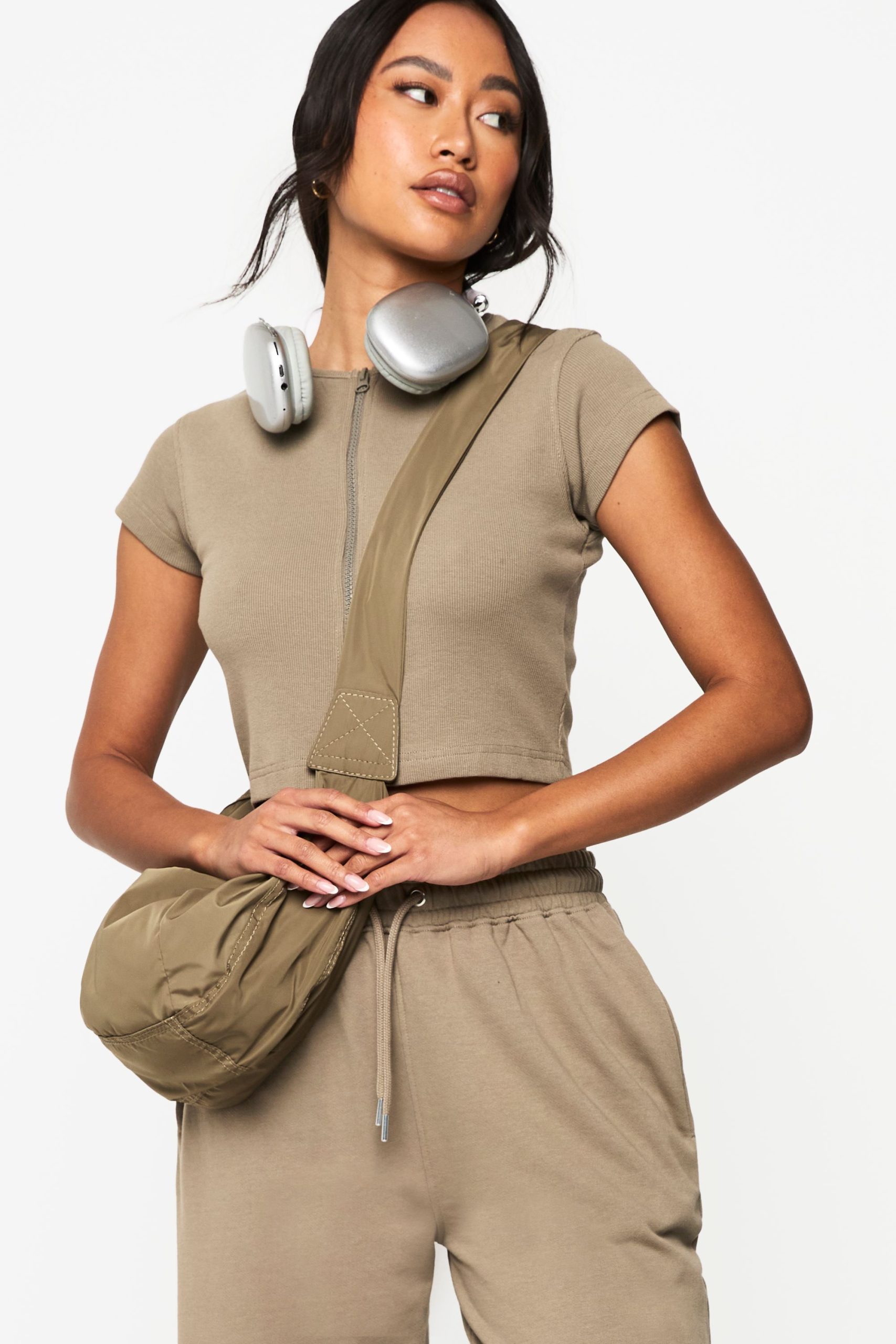 Short Sleeve Rib Zip Top And Straight Leg Jogger Set - Image 4
