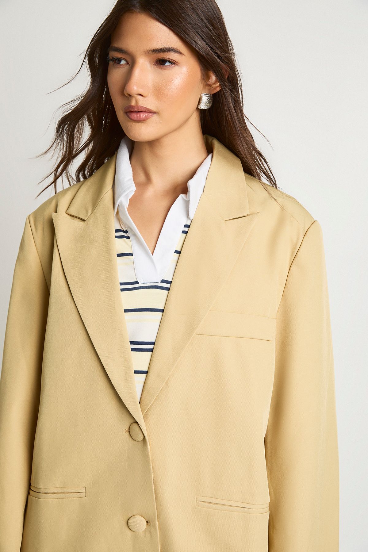 Single Breasted Relaxed Fit Tailored Blazer - Image 4