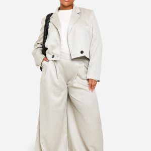 Plus Textured Pleat Front Extreme Wide Leg Trouser