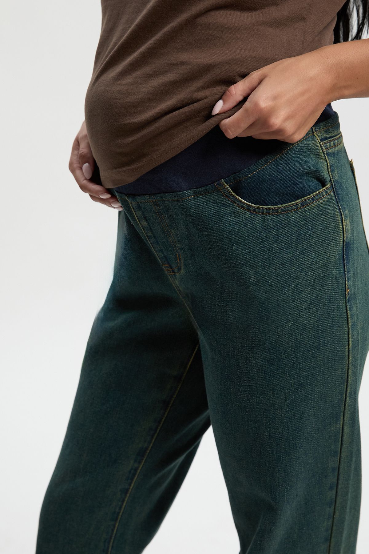 Maternity Over The Bump Split Hem Straight Leg Jeans - Image 4