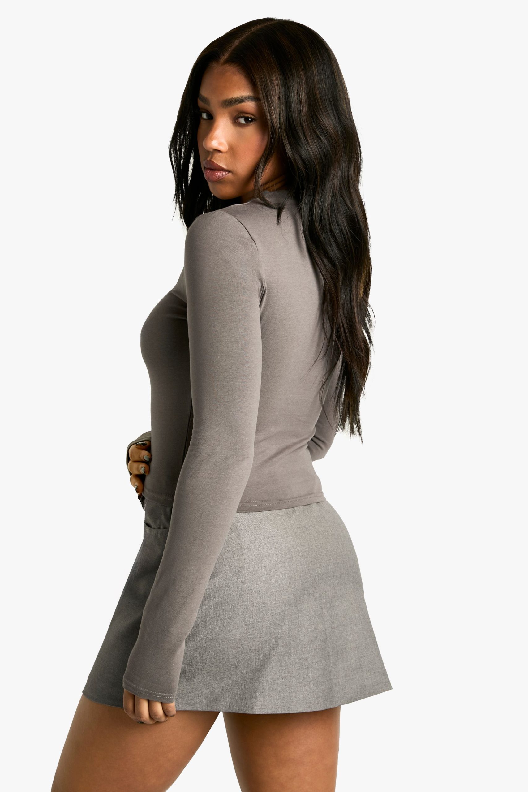 Basic Long Sleeve Crew Neck Crop Top - Image 2