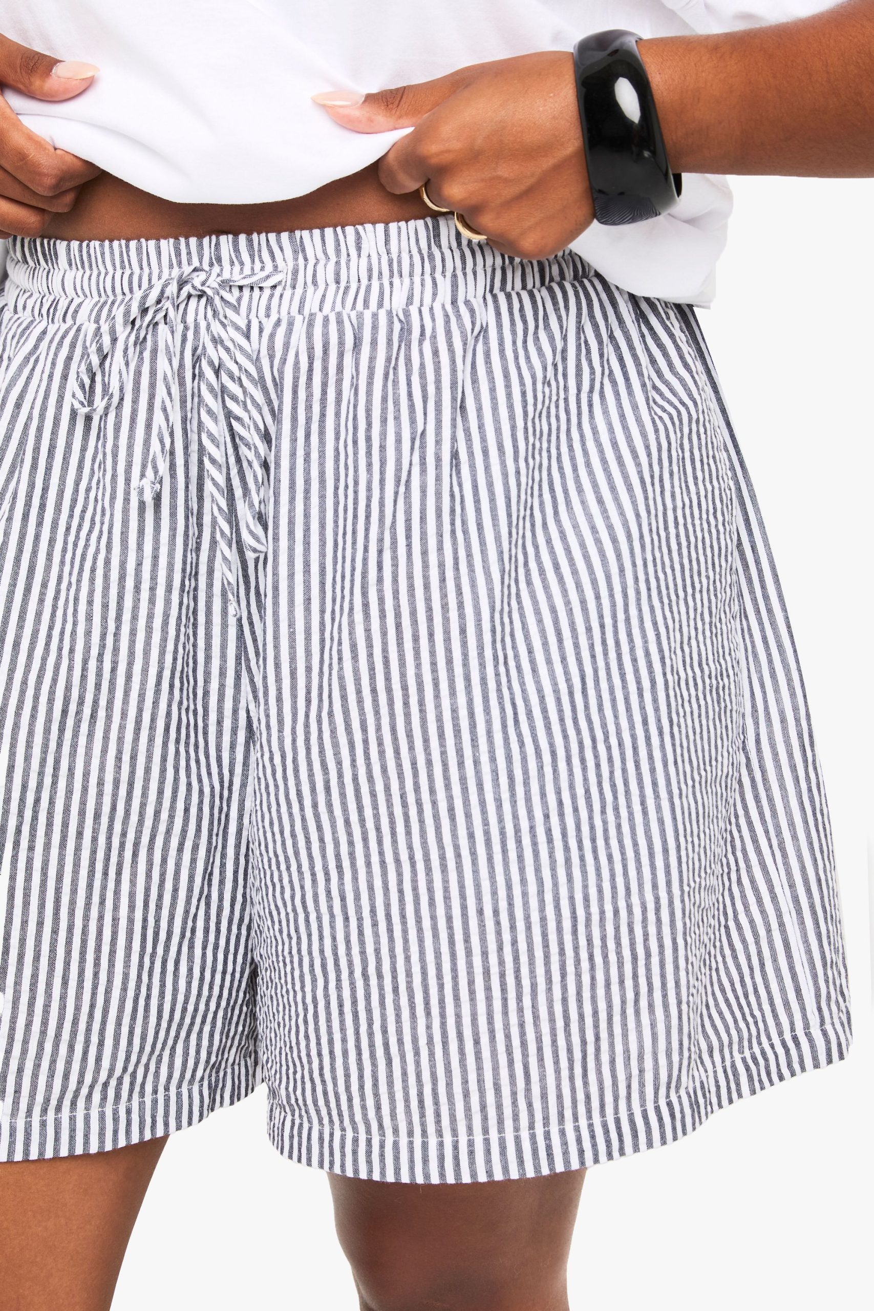 Plus Woven Stripe Flippy Shorts - Image 4