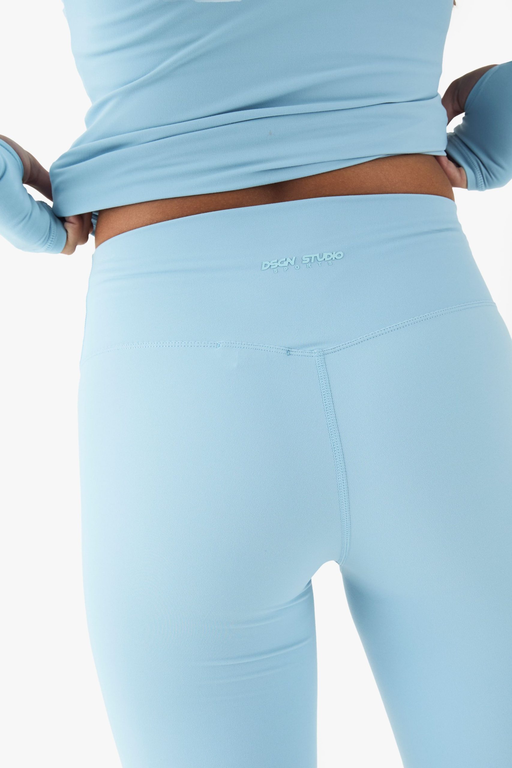 DSGN Studio Highwaist Ultra Sculpt Legging - Image 4