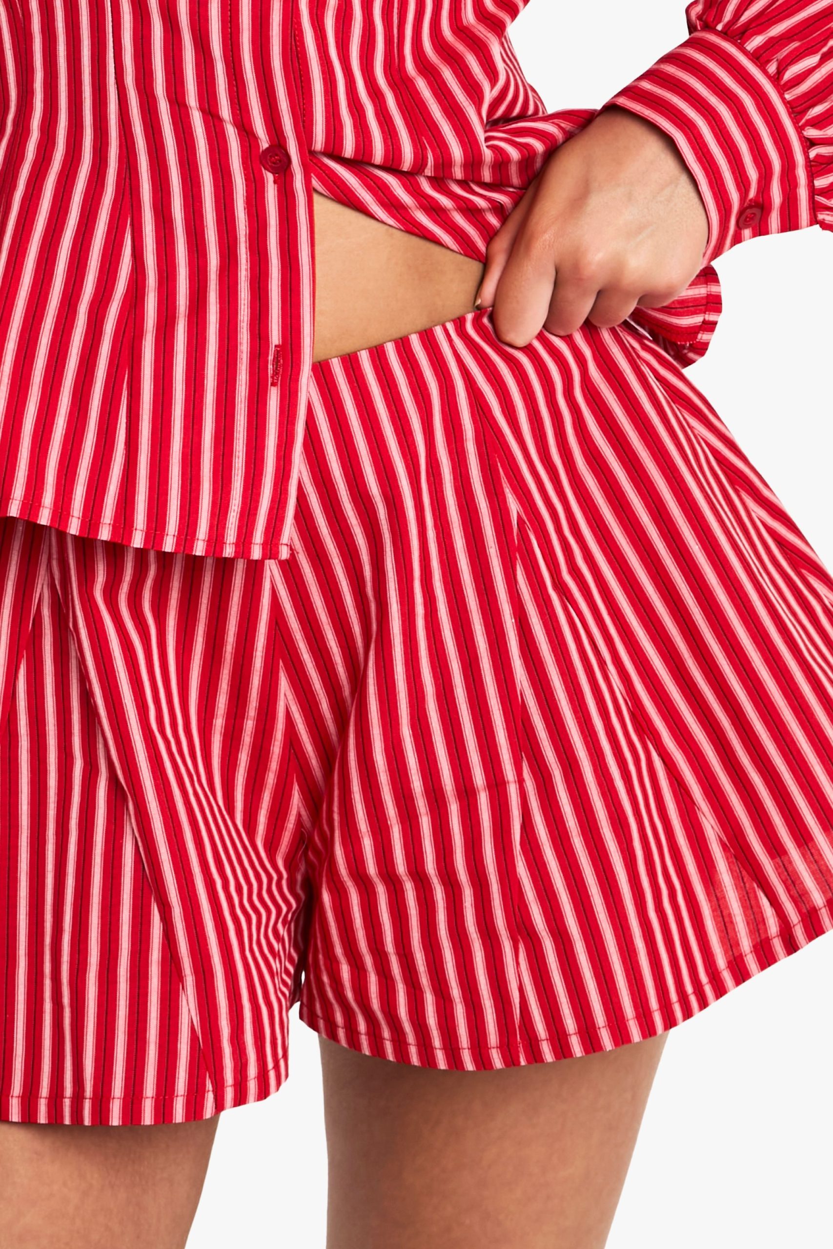 Stripe Pleated Flippy Short - Image 4