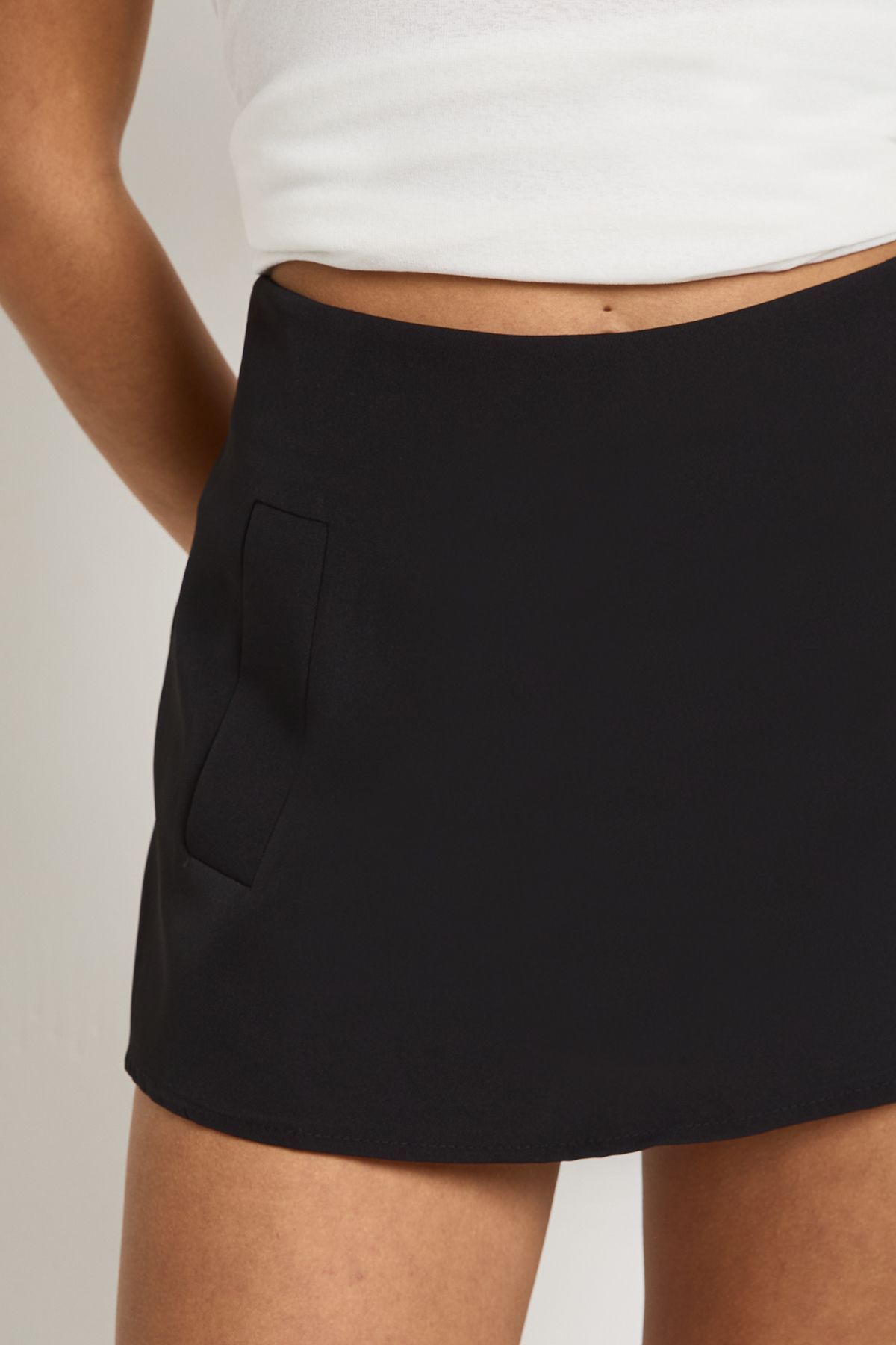 Woven Pocket Front Skort - Image 4
