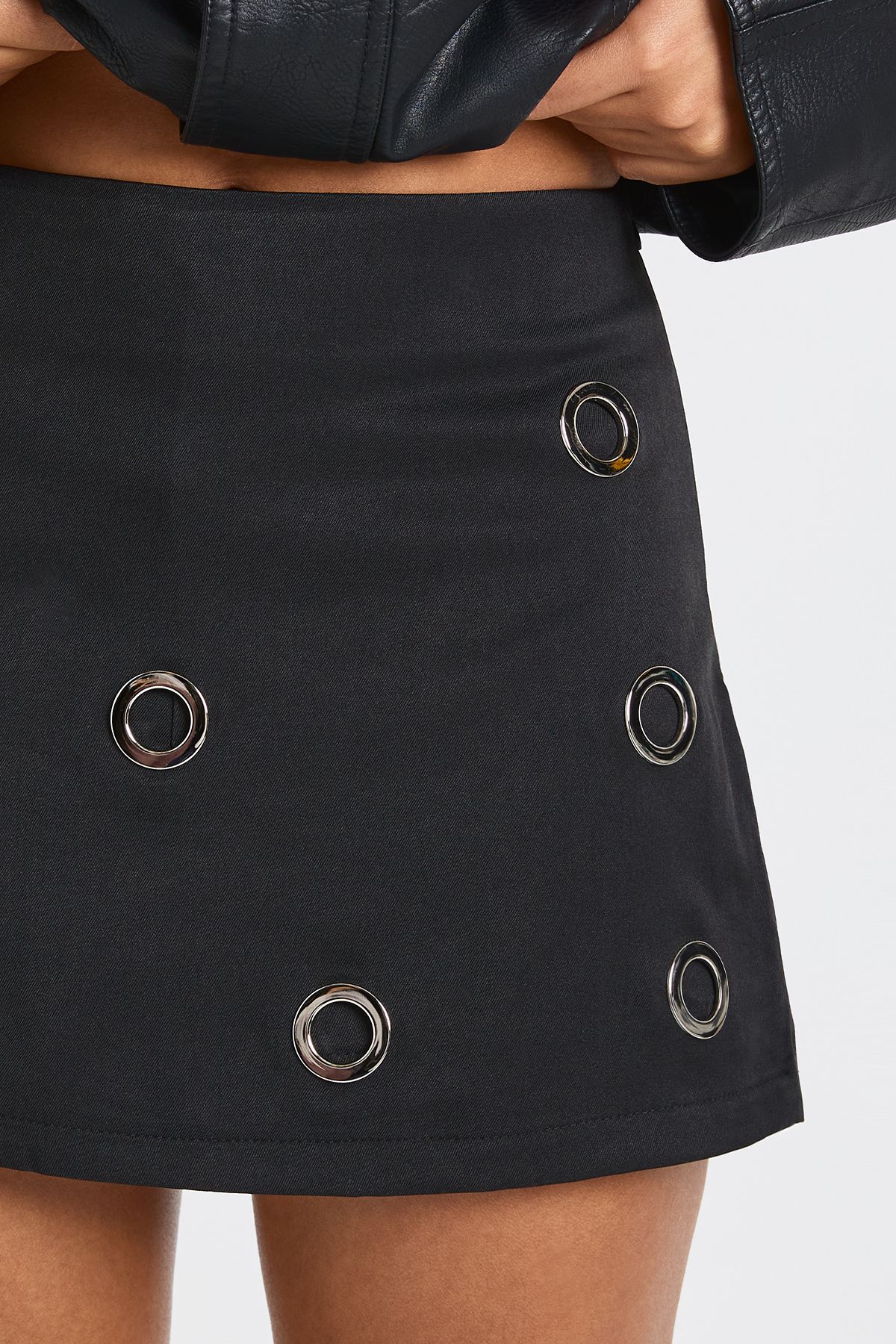 Chunky Eyelet Detail Mini Skort - Image 4