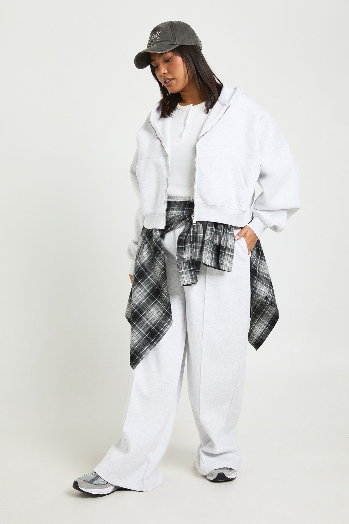 Plus Core Basic Pintuck Detail Straight Leg Jogger - Image 4