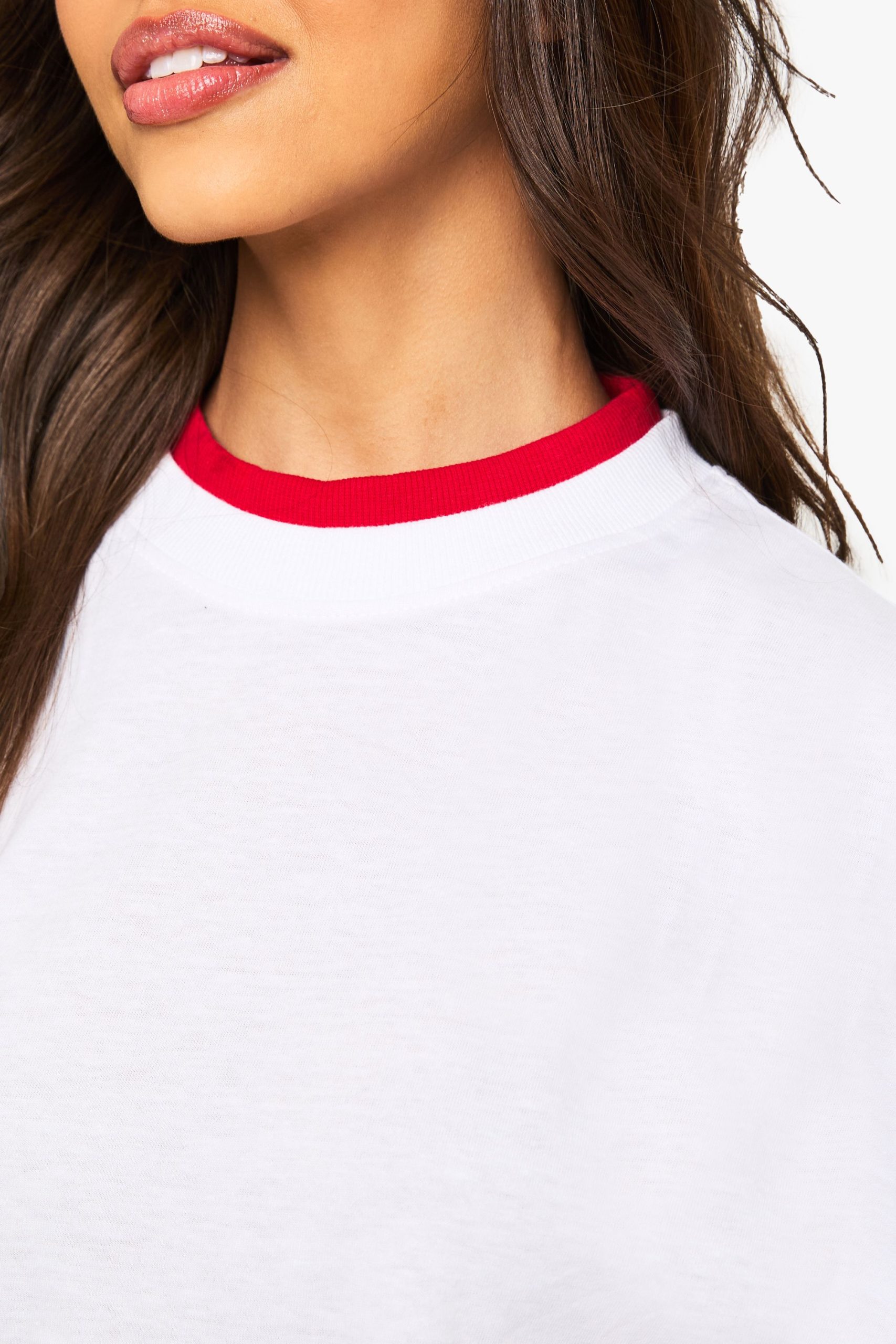 Contrast Binding Oversized T-shirt - Image 4