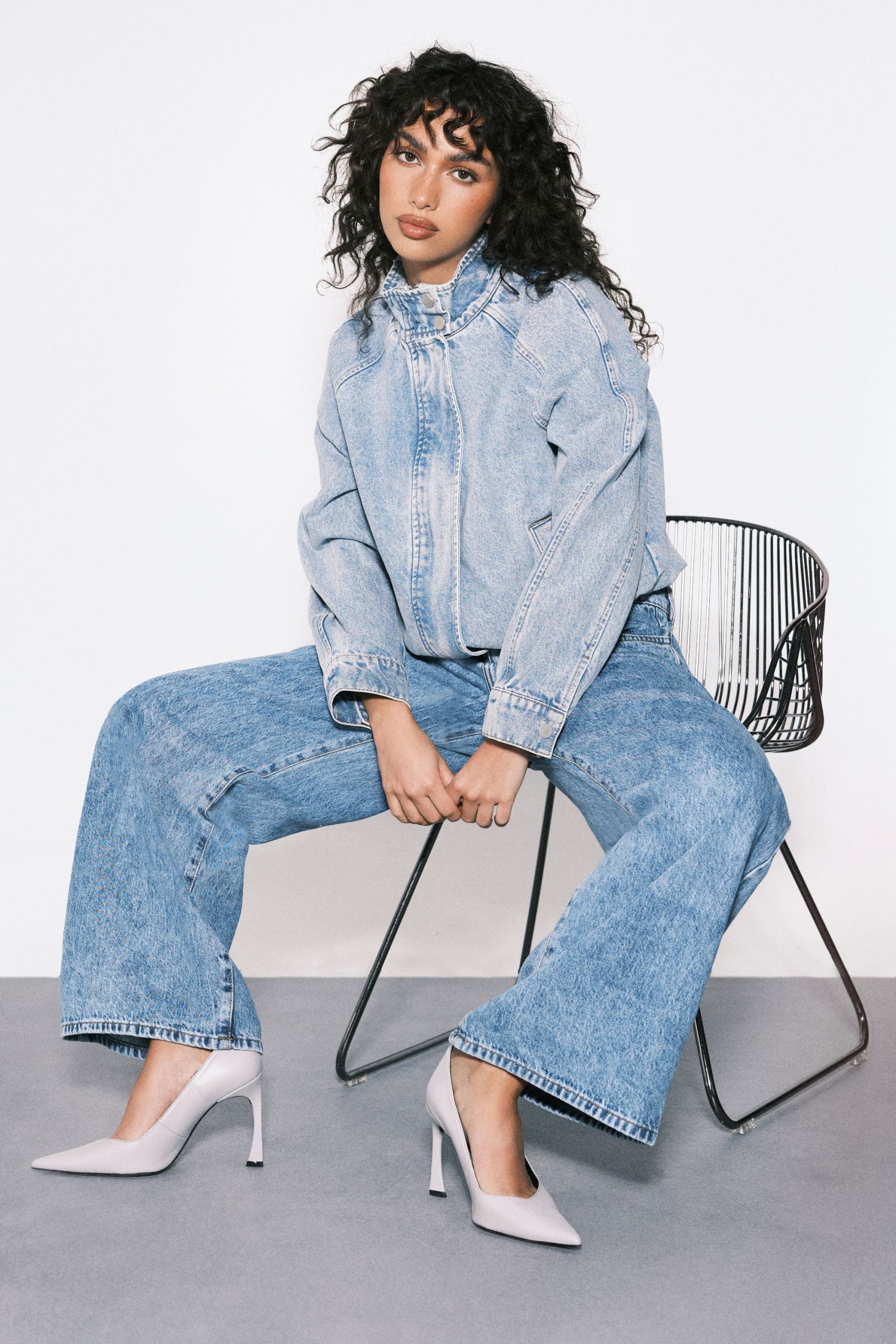 Mid Waist Boyfriend Jean - Image 3