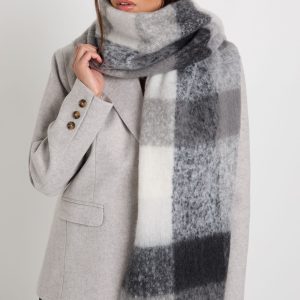 Oversized Check Tassel Fluffy Scarf